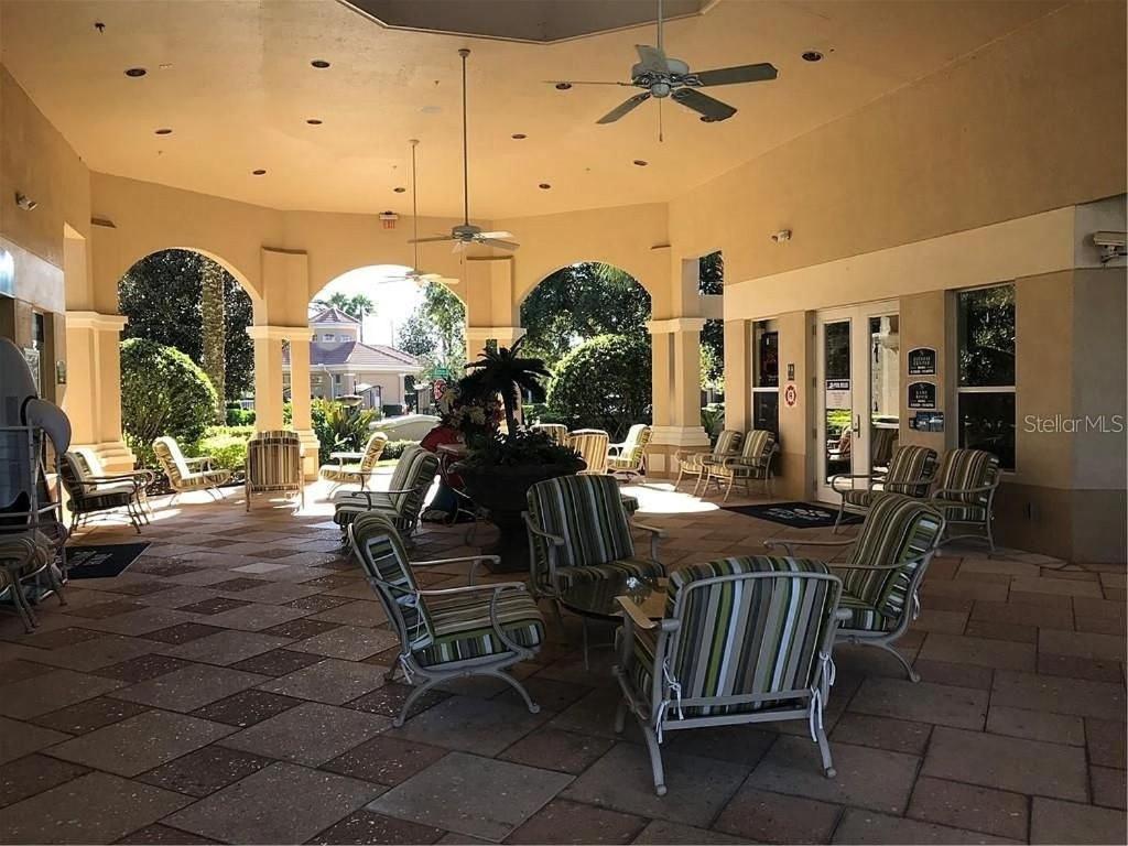 3 BR 2 Miles to Disney, pool, free WiFi and more townhouse