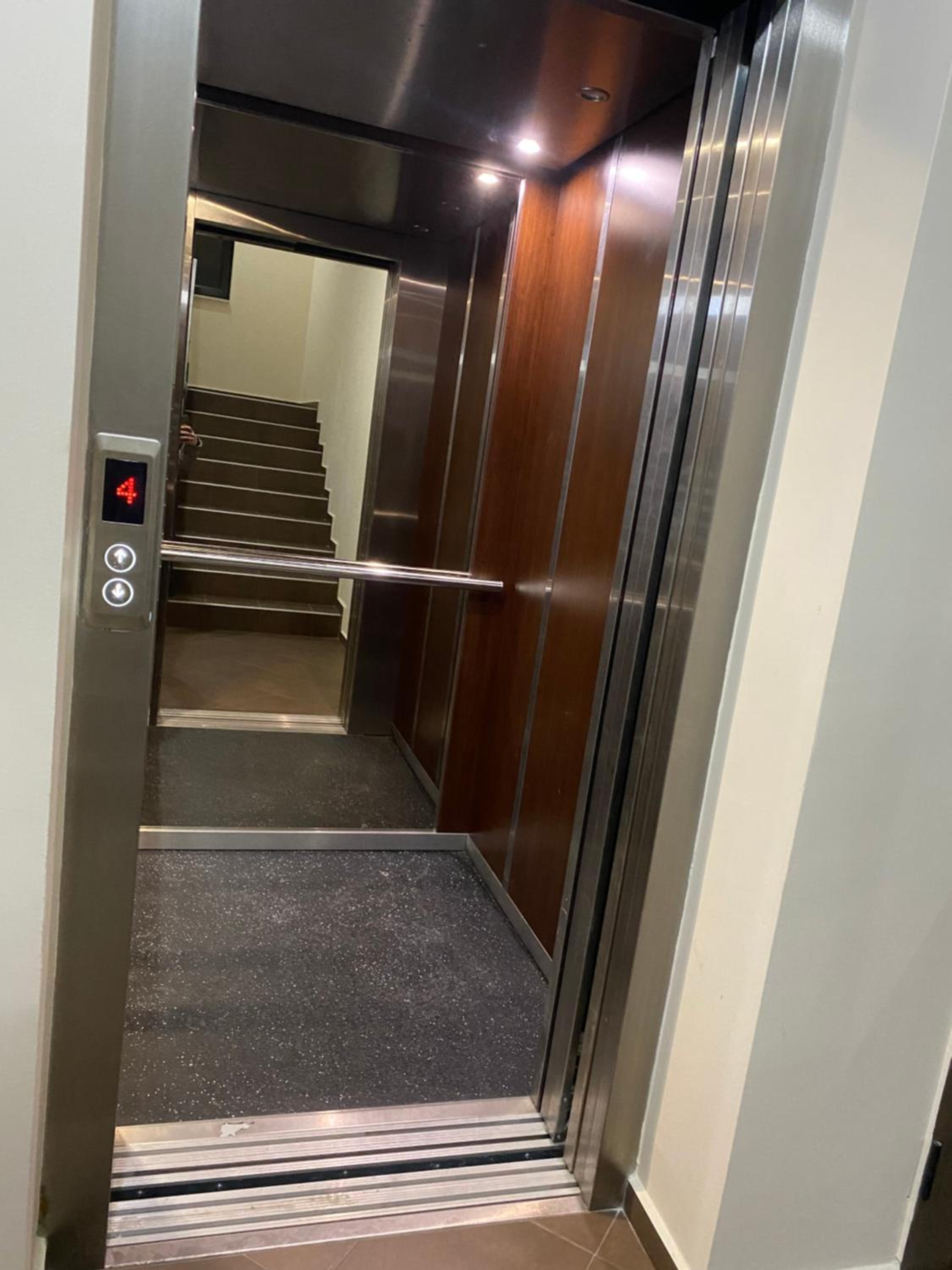 Vanilla Ice apartment