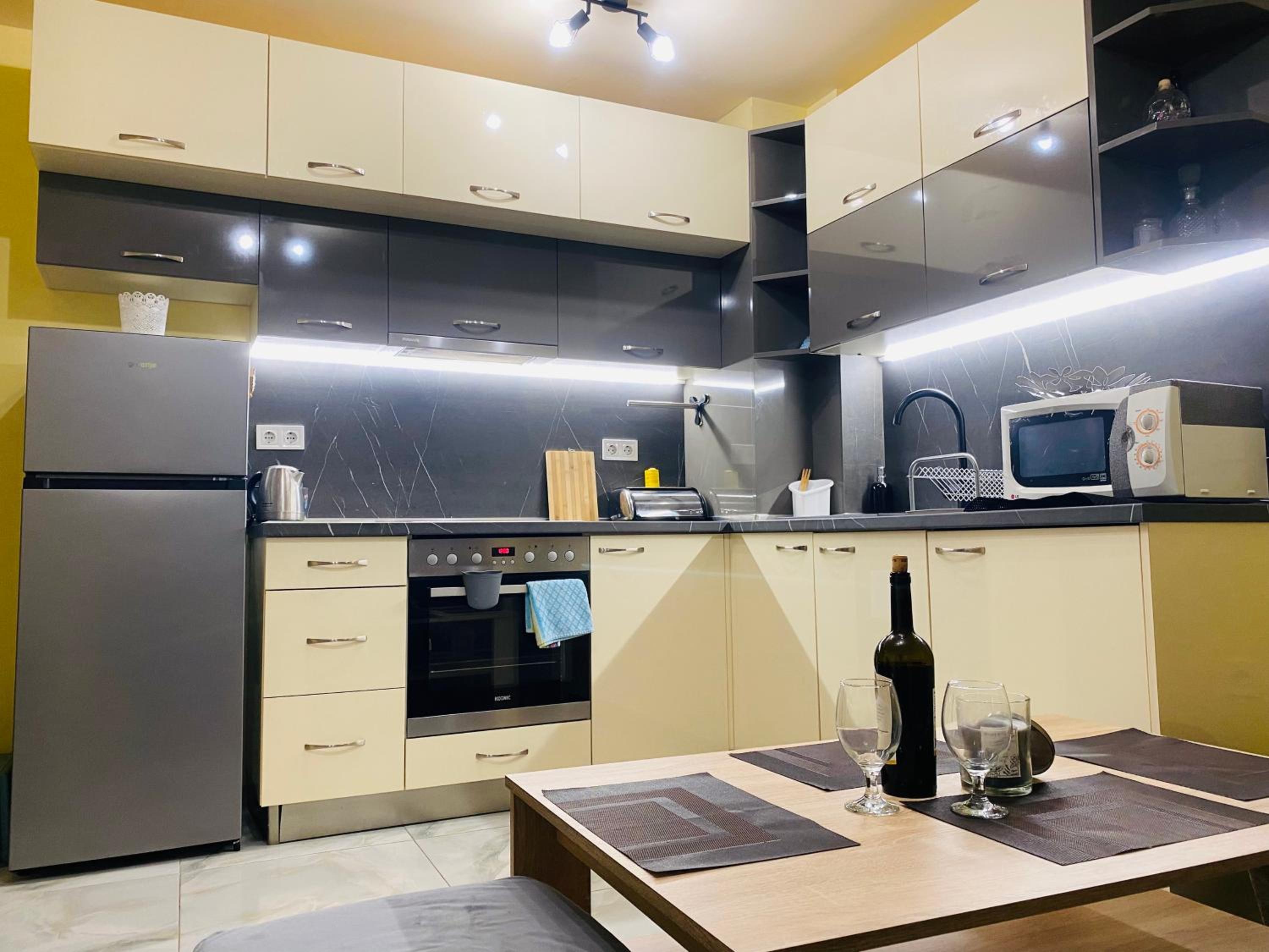 Vanilla Ice apartment