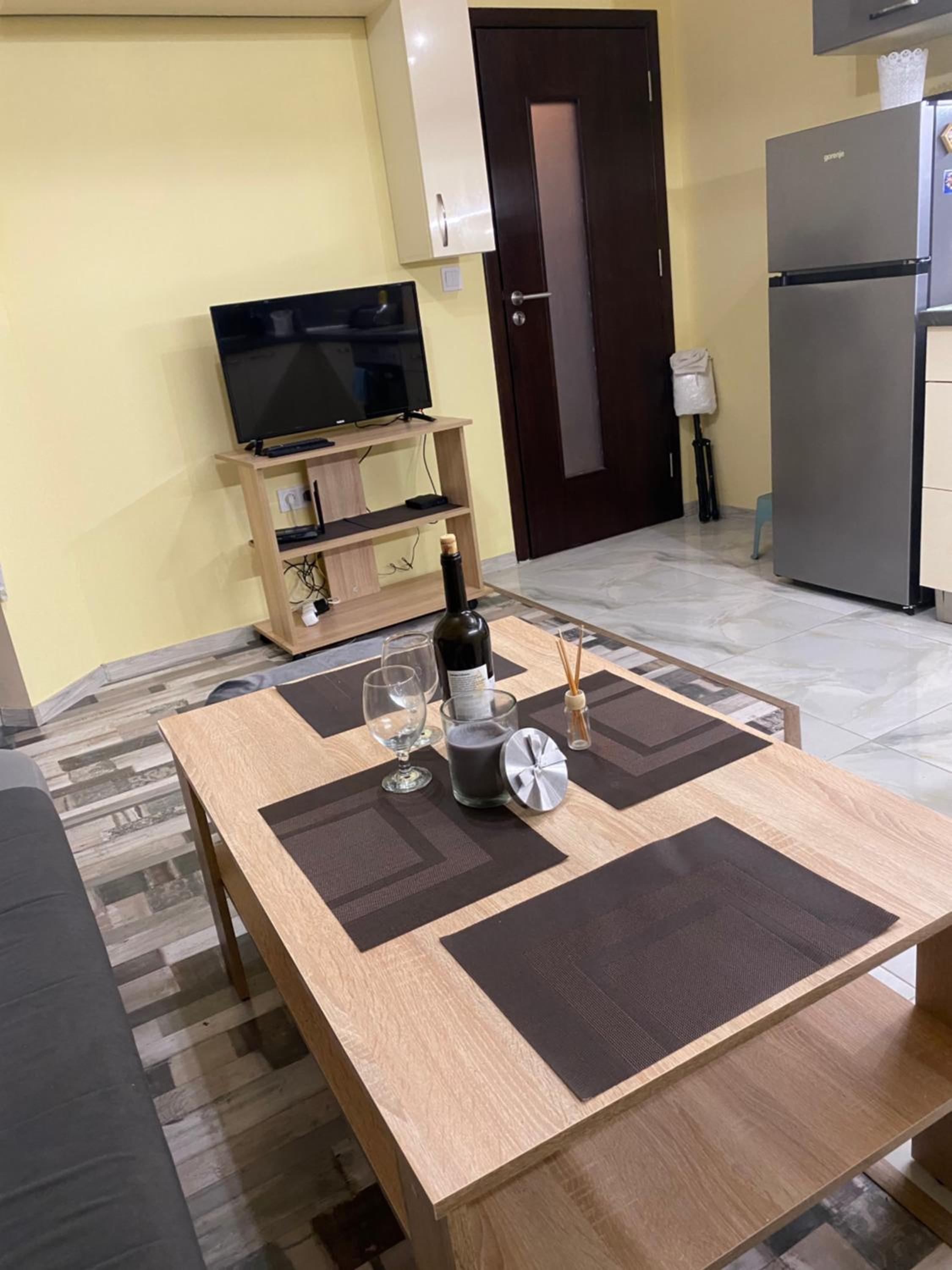 Vanilla Ice apartment