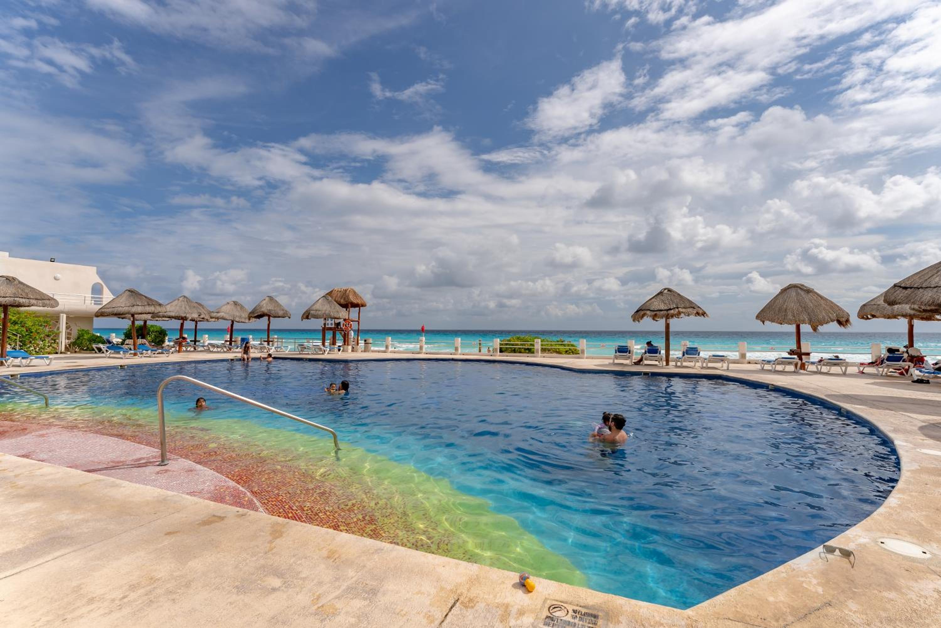 Sparkling Ocean View in Cancun