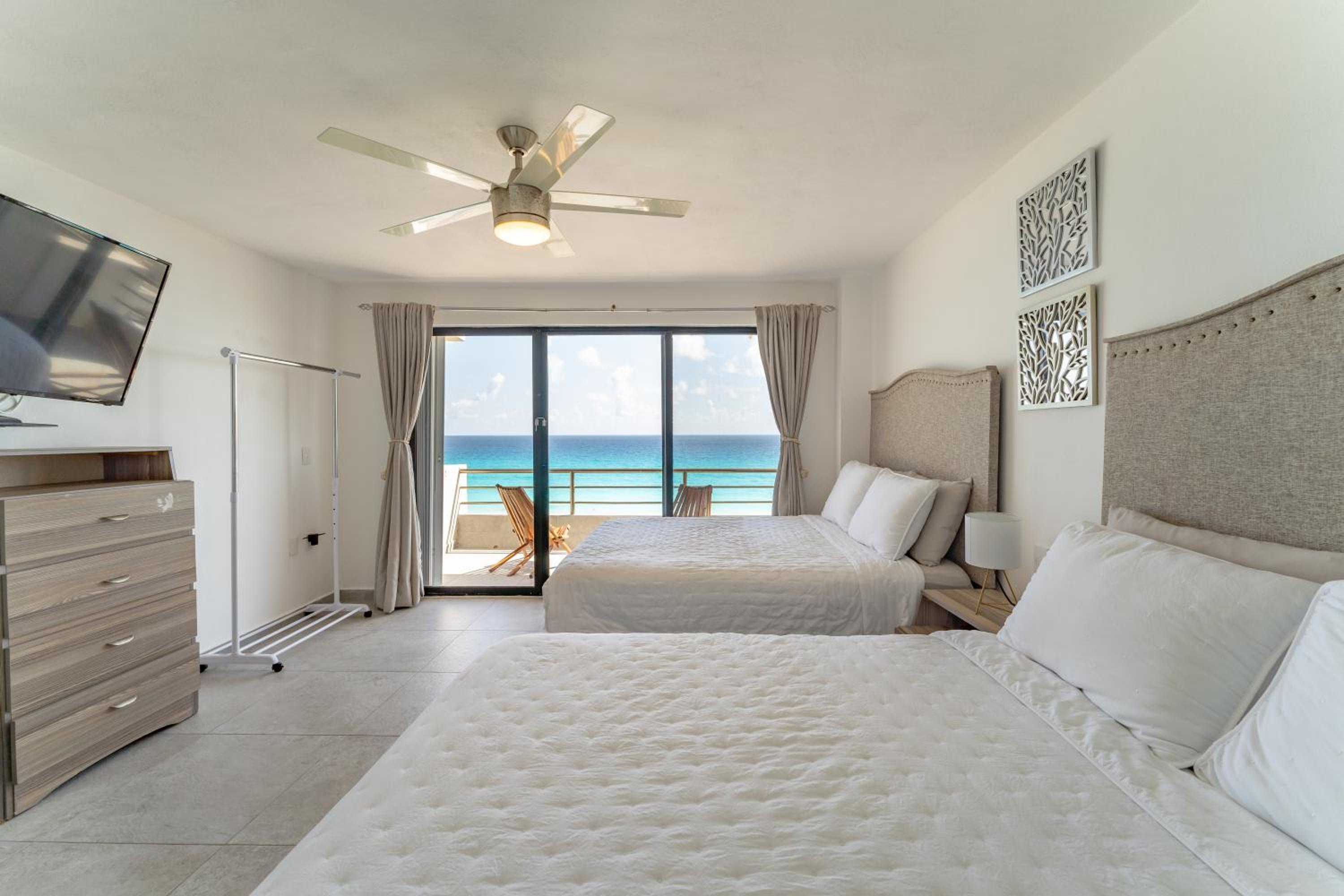 Sparkling Ocean View in Cancun