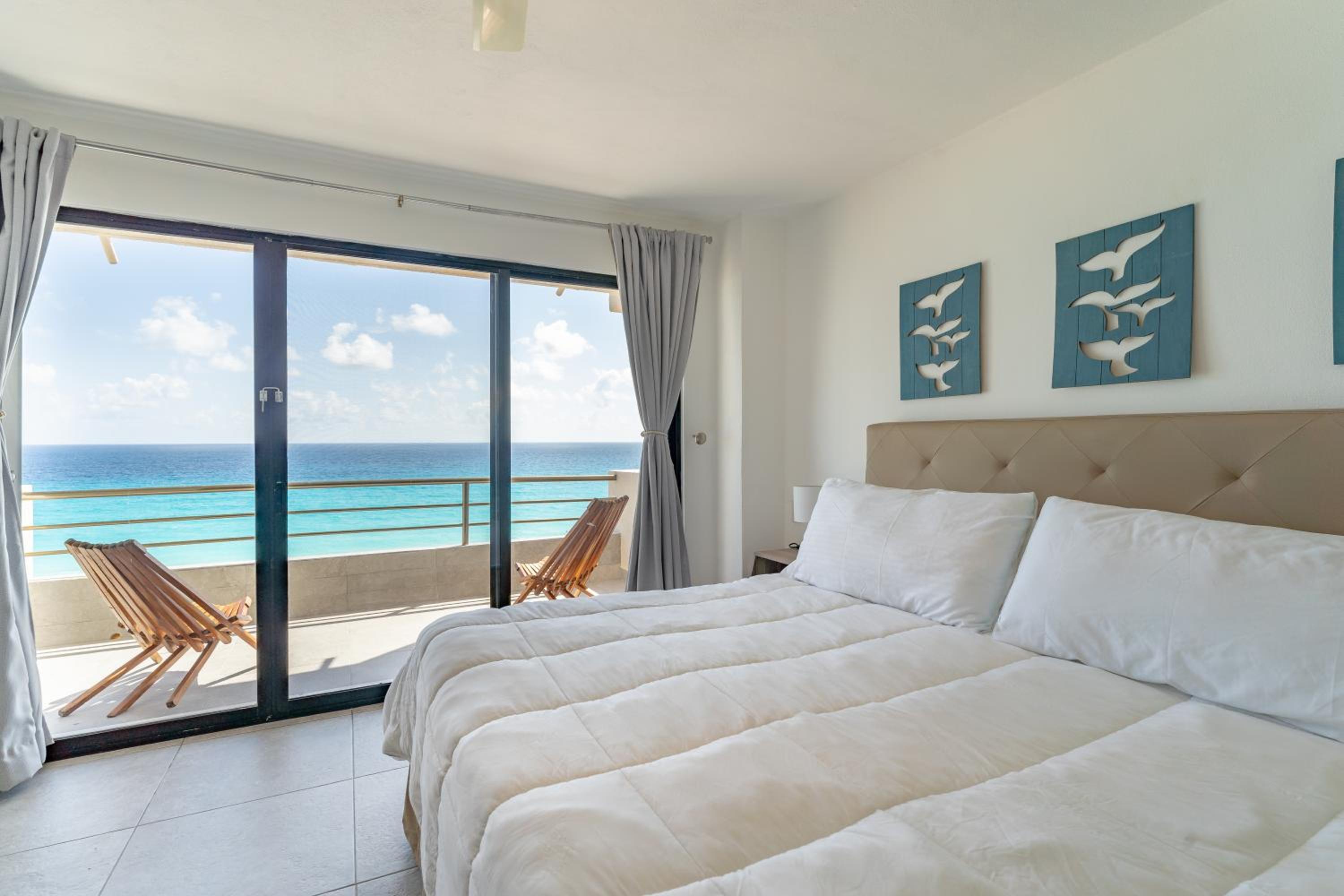 Sparkling Ocean View in Cancun