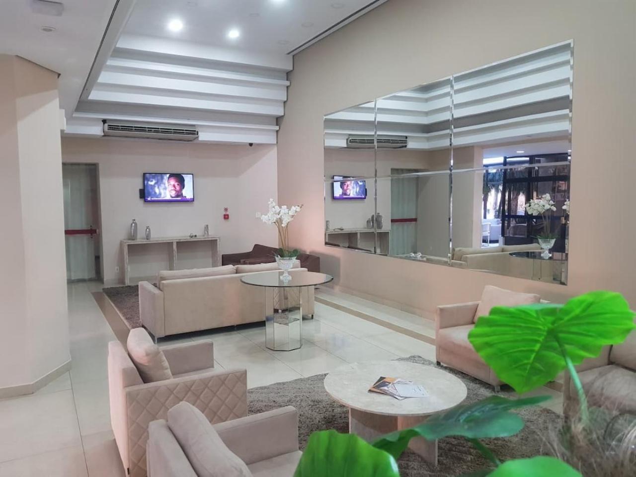 Paulista Wall Street Flat 03