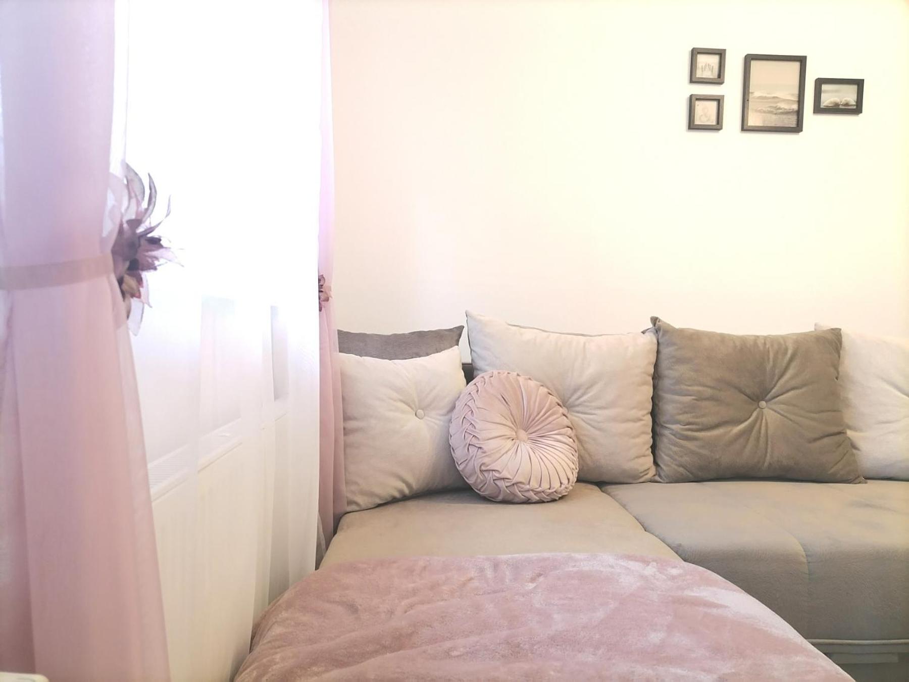 Lena view 4
