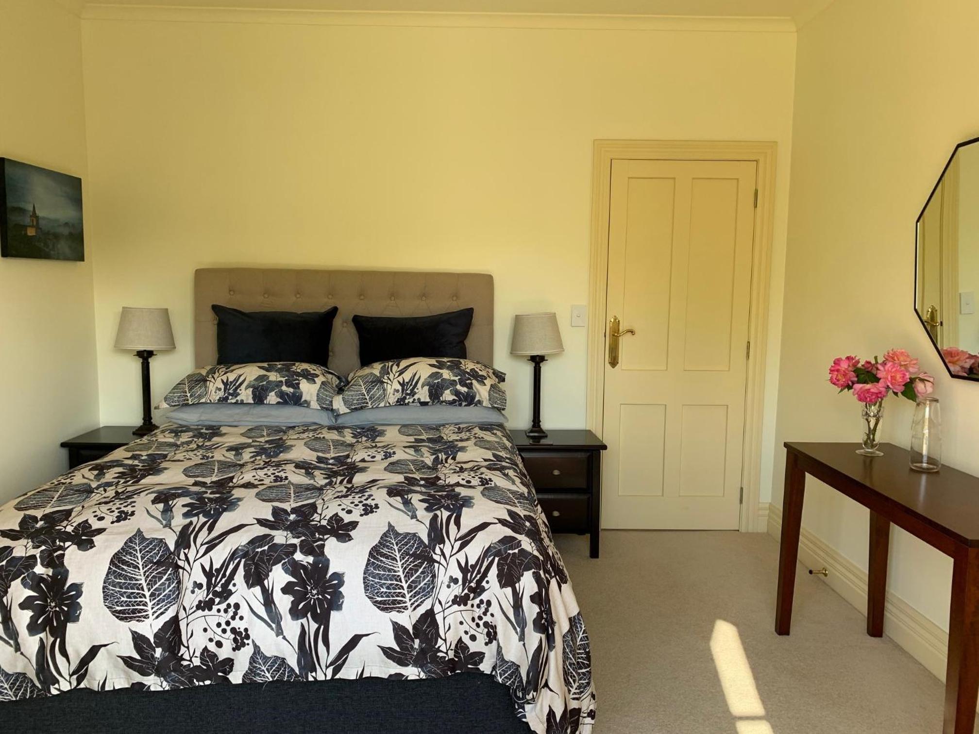 Pin Oaks Luxury Bed & Breakfast view 2