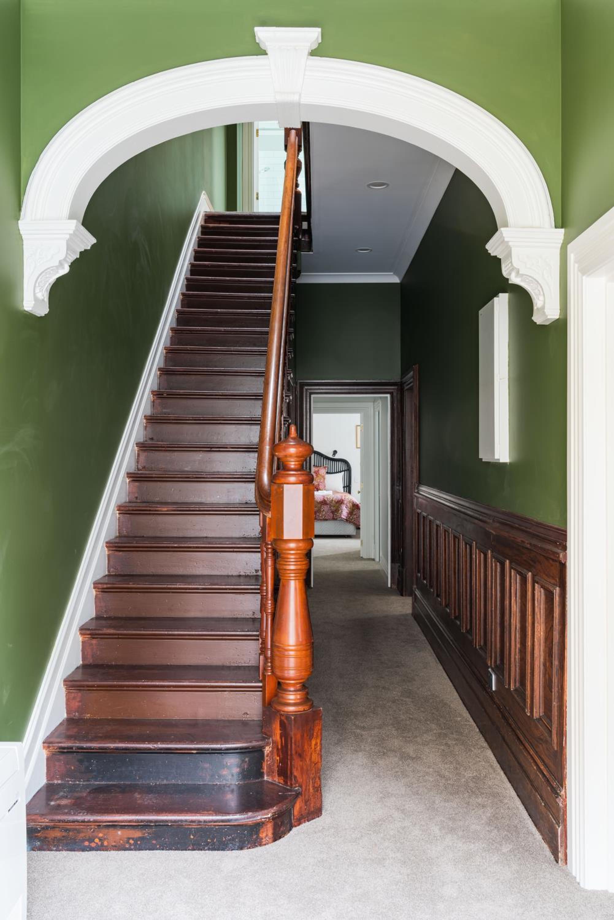 Premium Living on Stuart St - Image 3