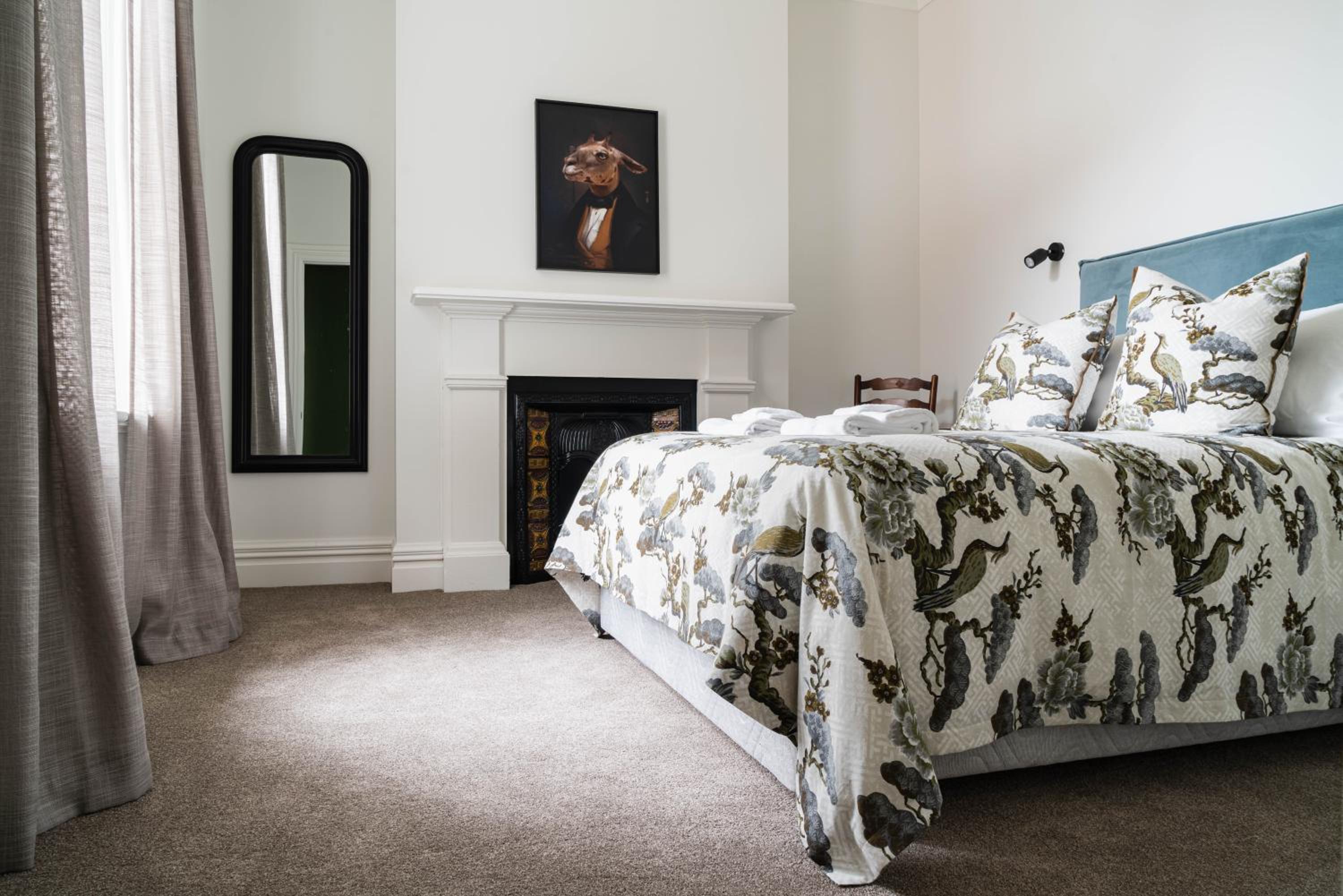 Premium Living on Stuart St - Image 4