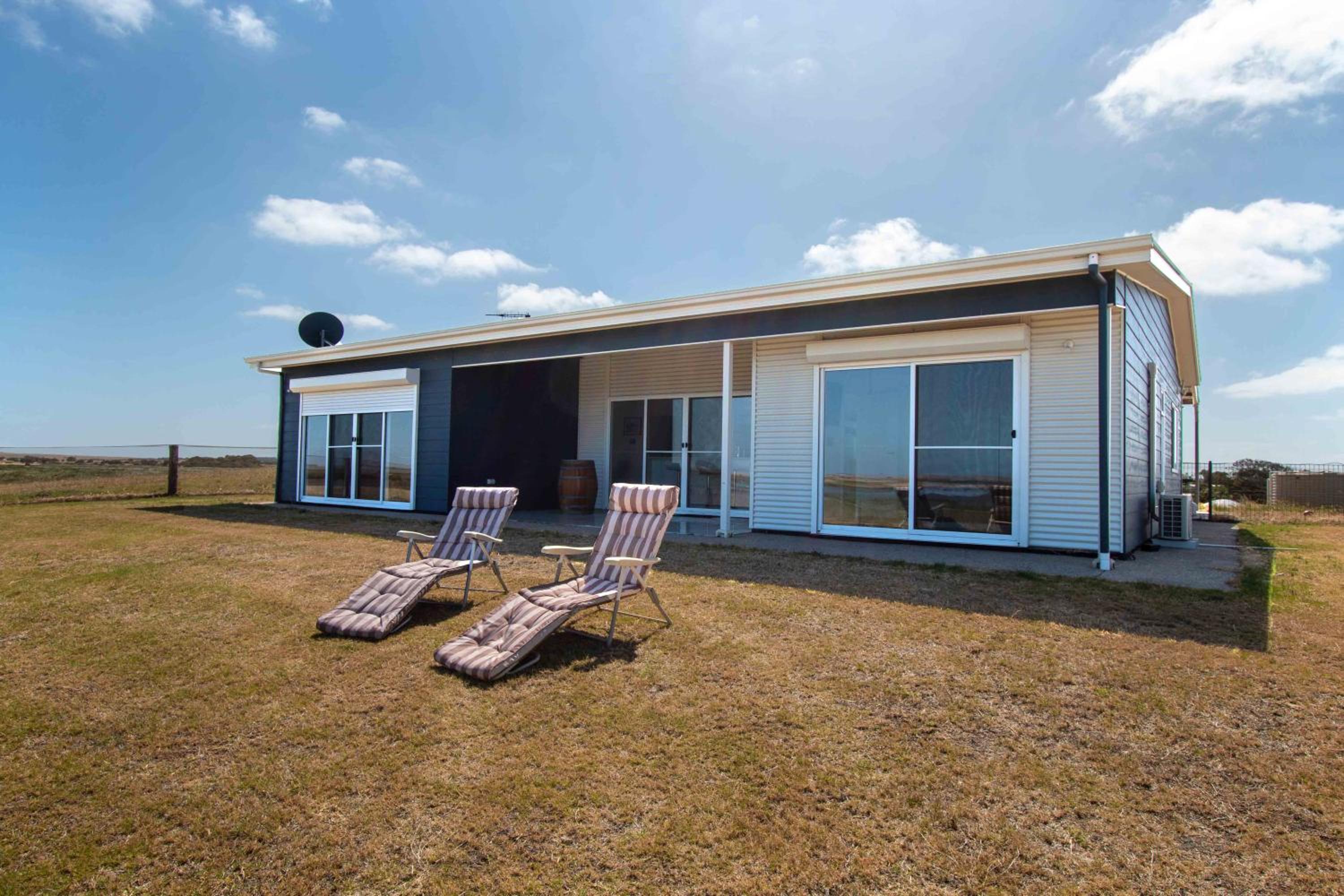 Coorong Island Retreat - Farm Stay at Pet Friendly Property