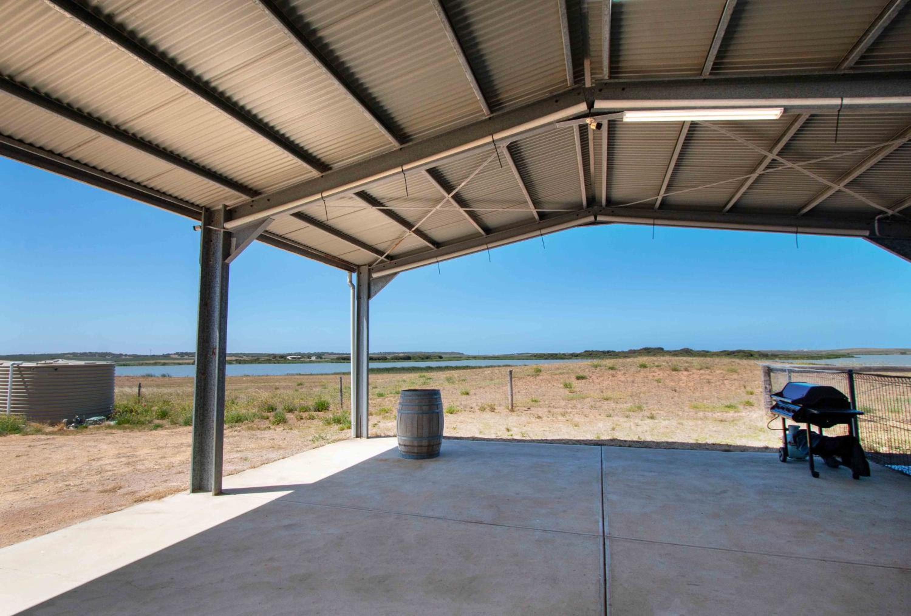 Coorong Island Retreat - Farm Stay at Pet Friendly Property