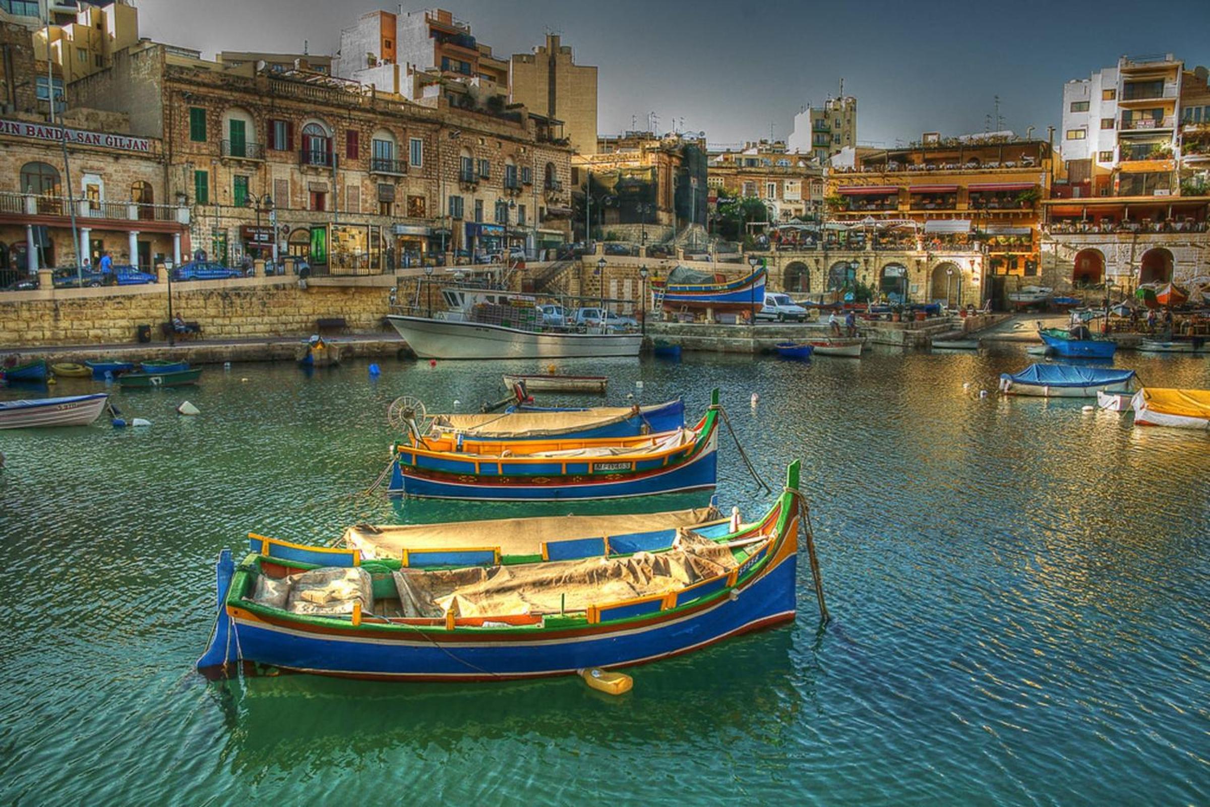 Superb views of Spinola Bay in Heart of StJulians-hosted by Sweetstay photo 3