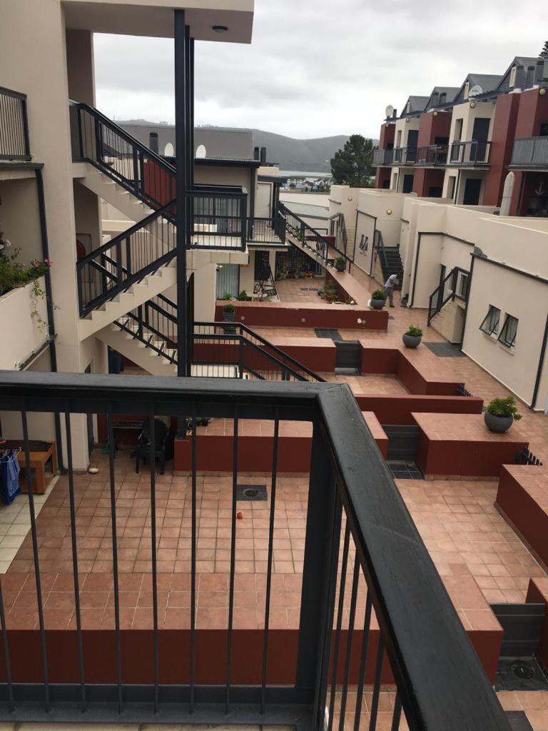 Oyster Walk on Main view 3