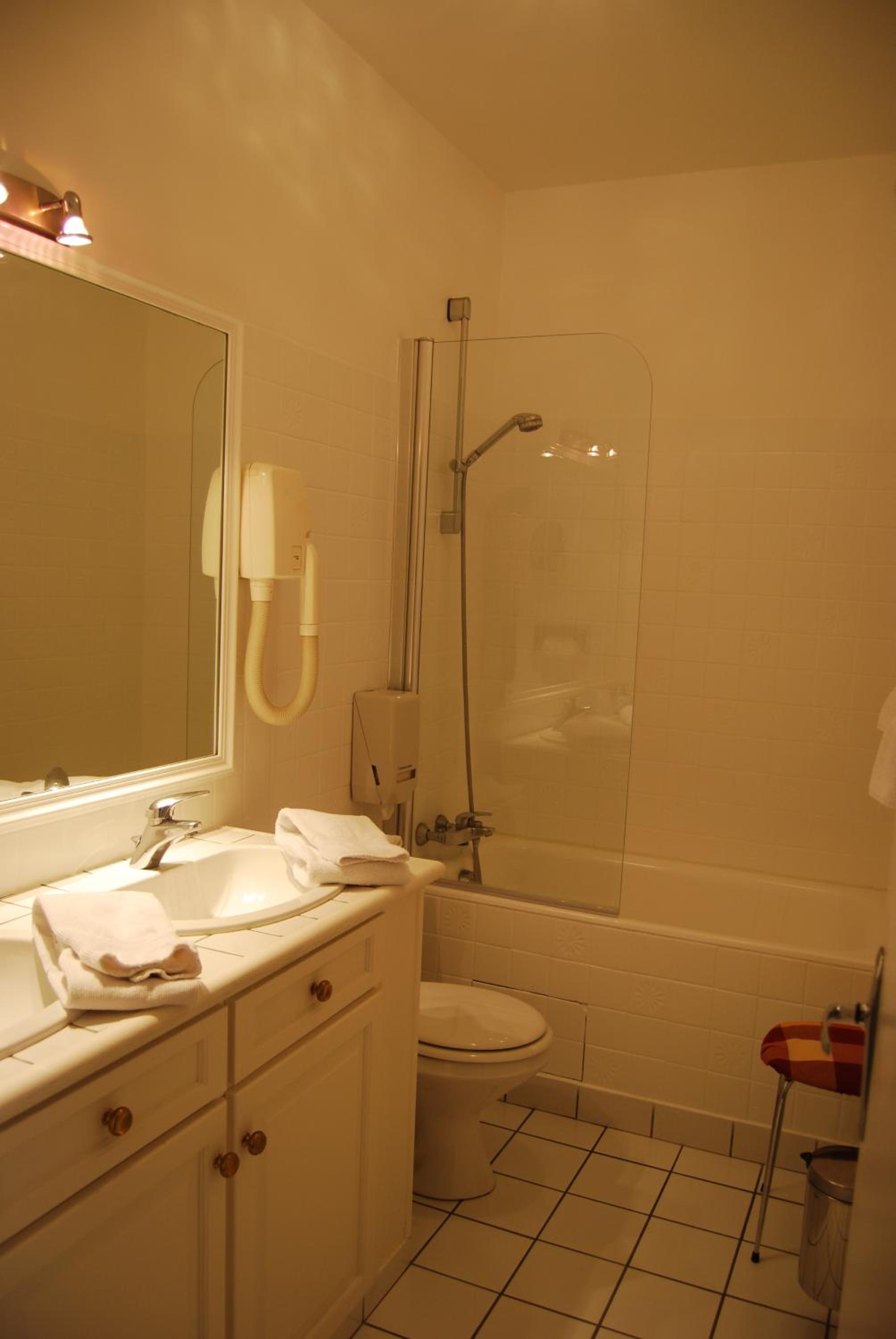 Rodez Vacations - Hotel Biney - Property Image 8