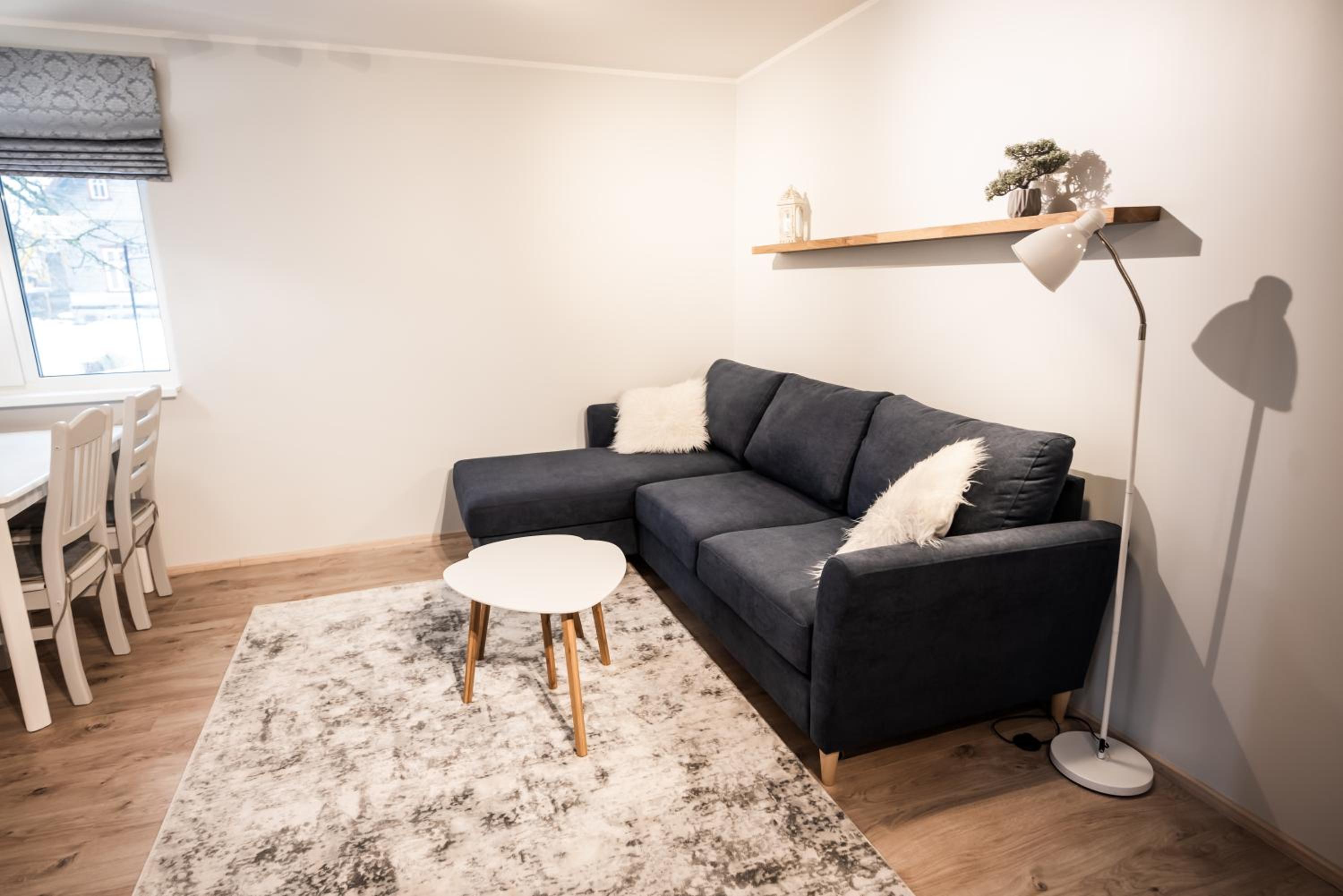 Cabin Guesthouse with free parking view 4