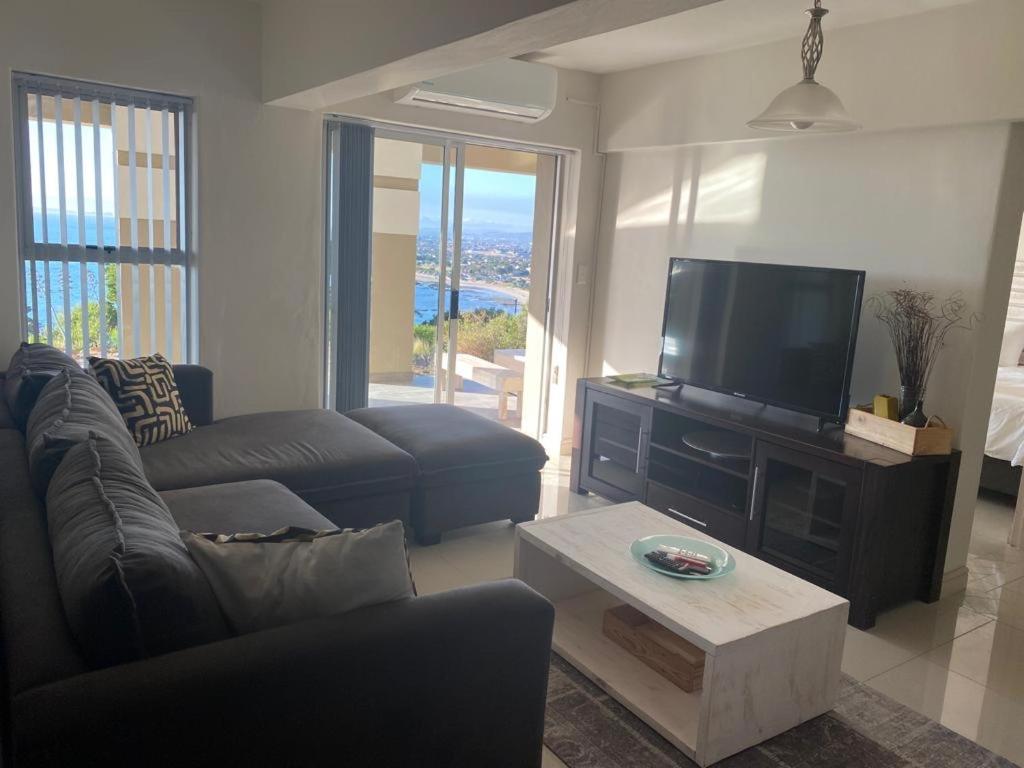 Seaview Sunset Boutique Apartments Gordonsbay Solar powered view 3