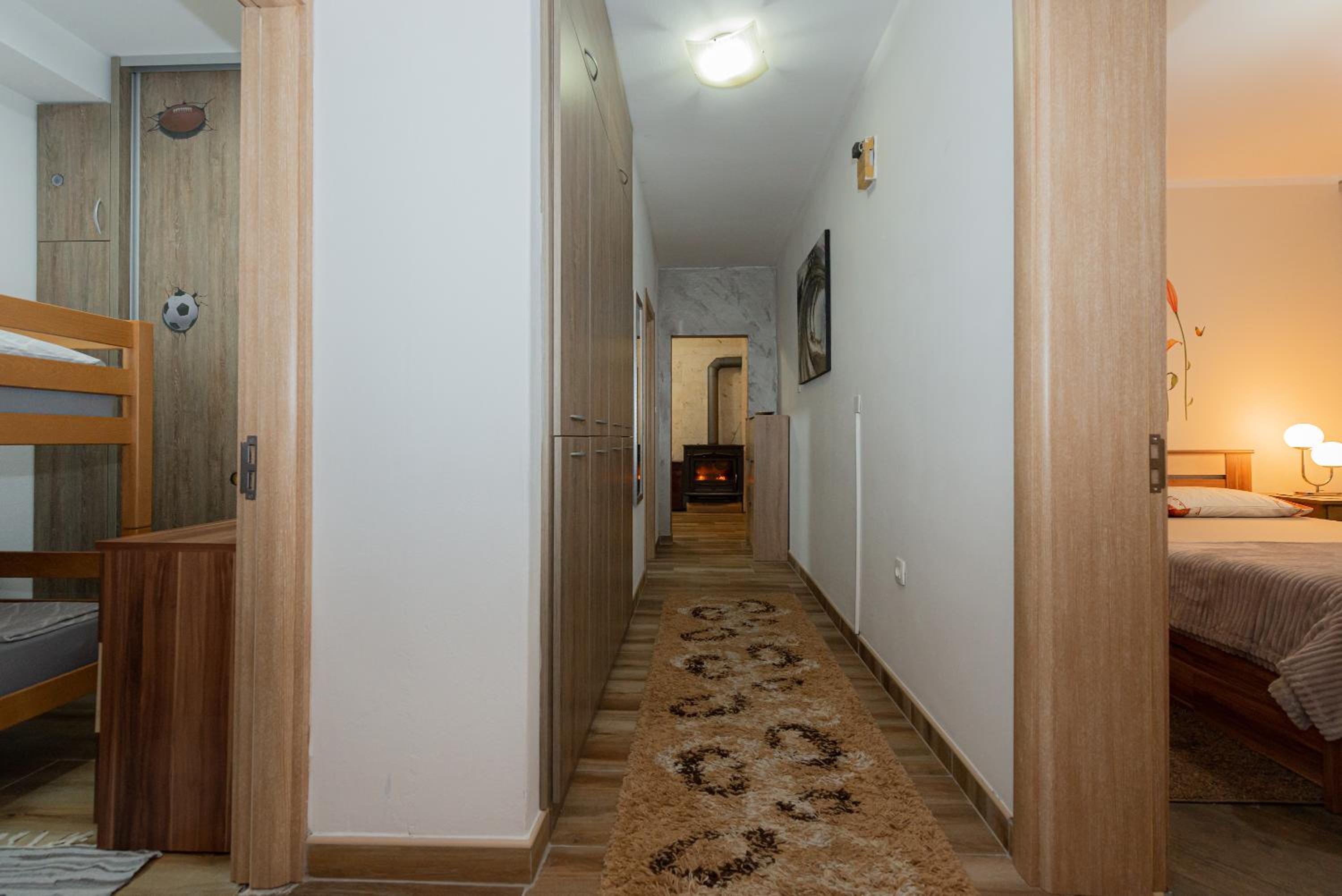 Photo 46