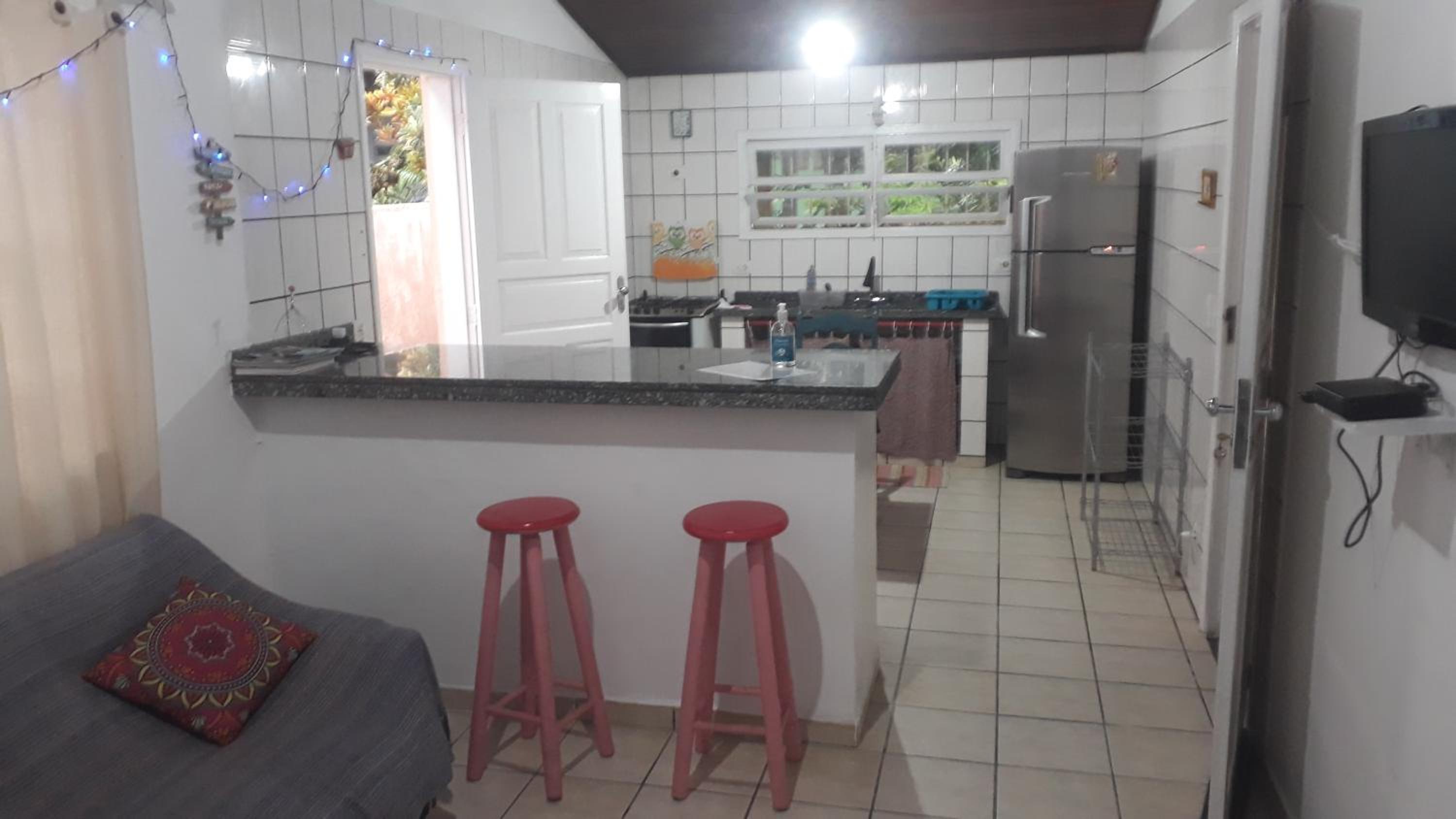 Aconchego 3 dorms, piscina, churrasq em Condomínio Fechado