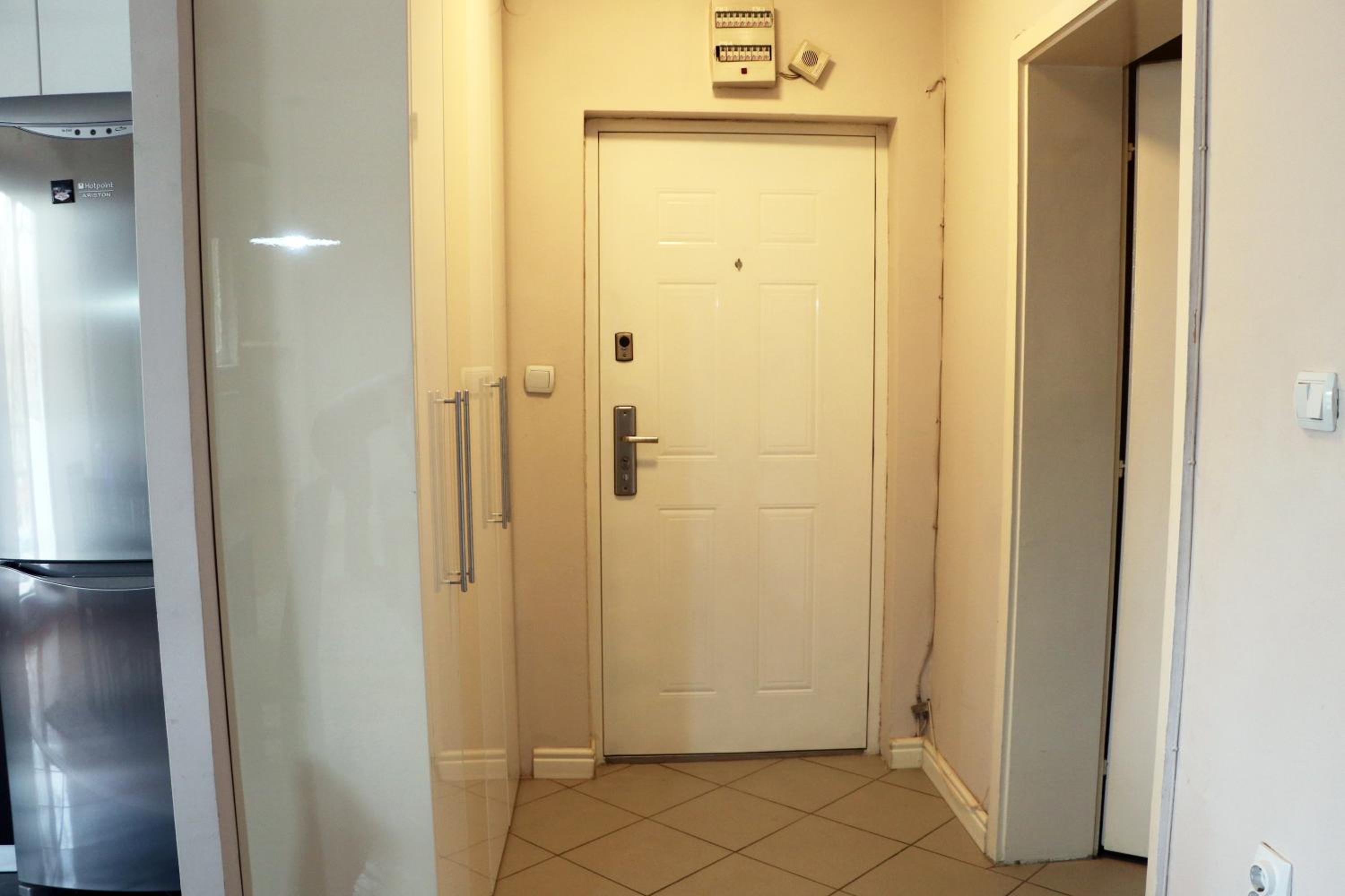 Spacious modern apartment Aerodrom view 3