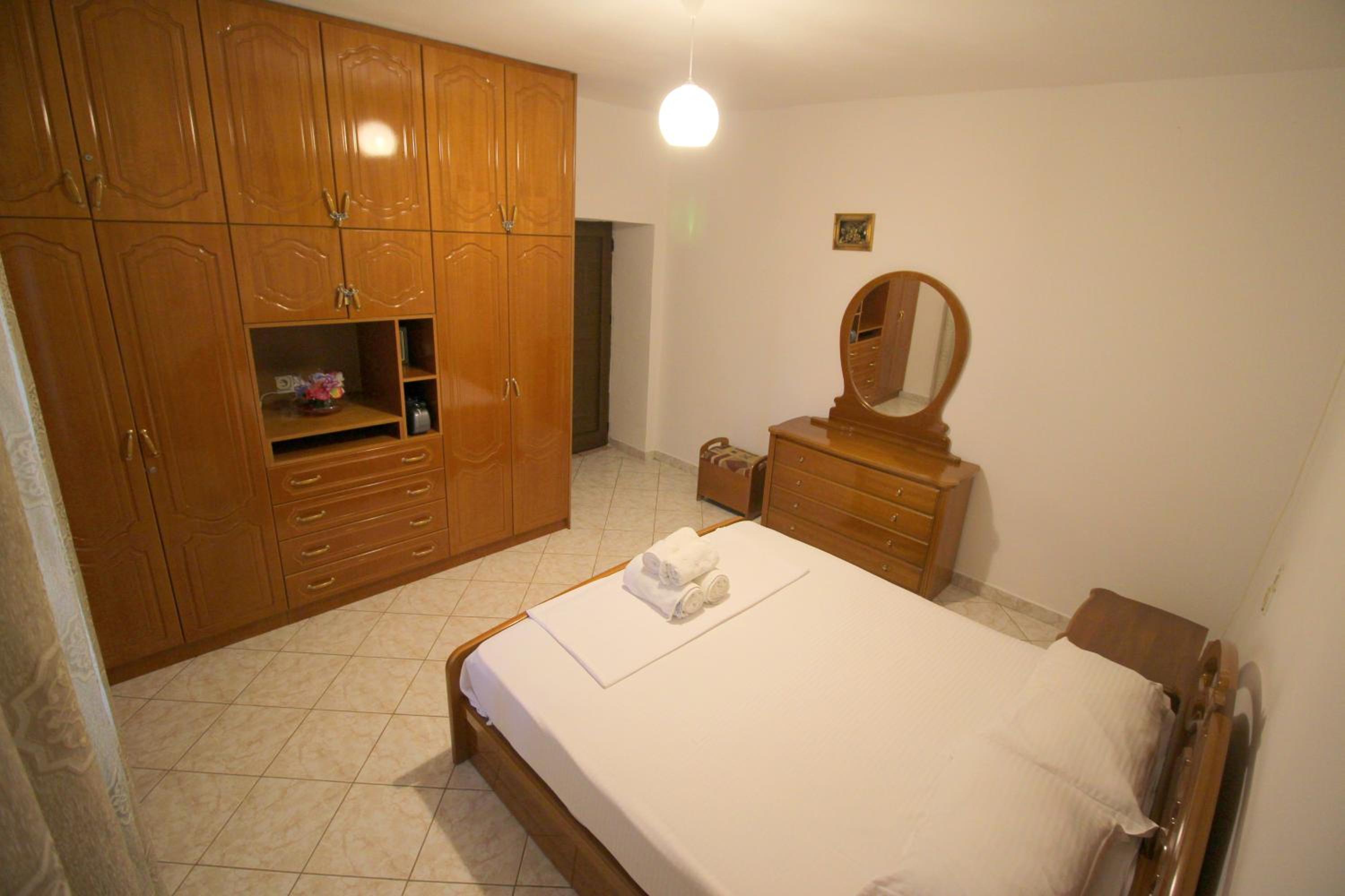 Vila Agushi