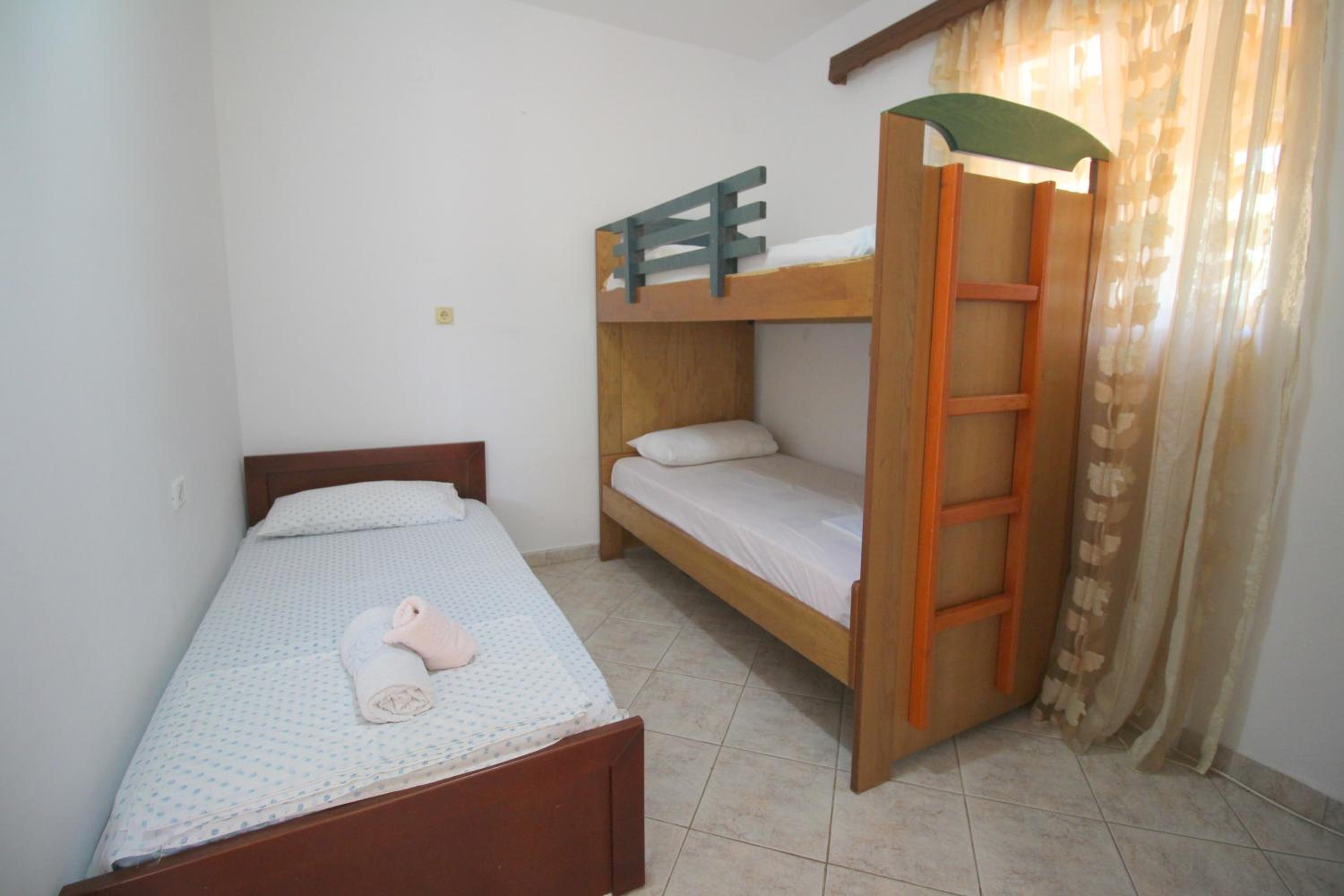 Vila Agushi