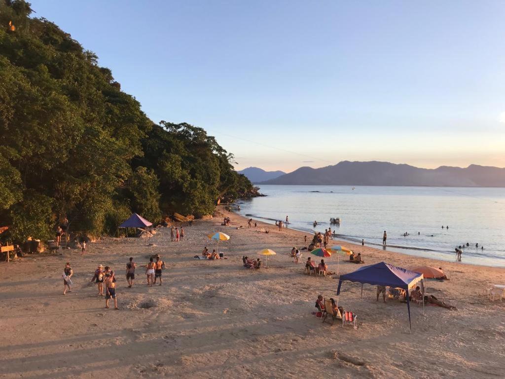 Apartamento pé na areia frente para o Mar e piscina na Prainha view 4