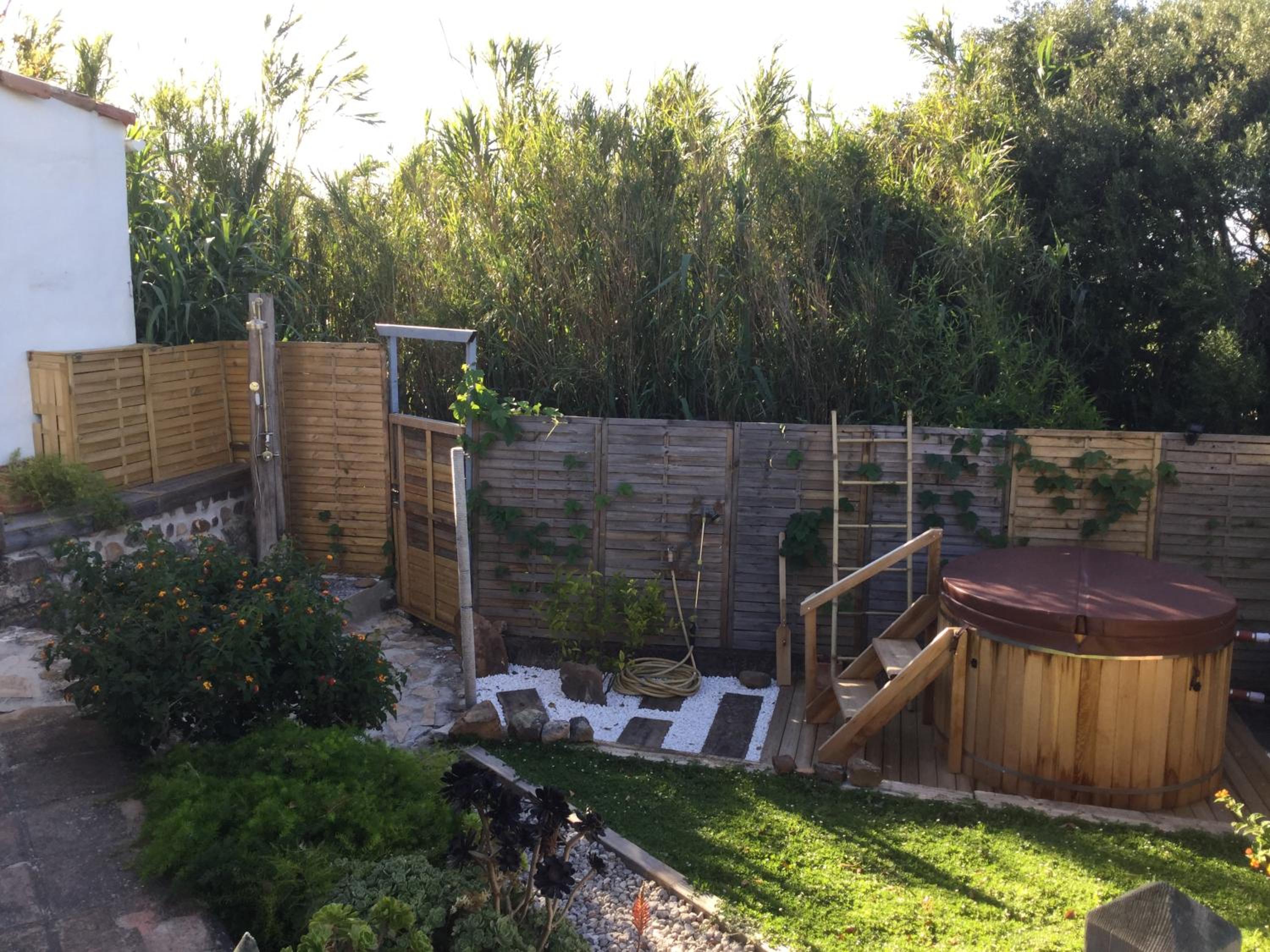 Encanto Rural con Jardín privado y Chimenea