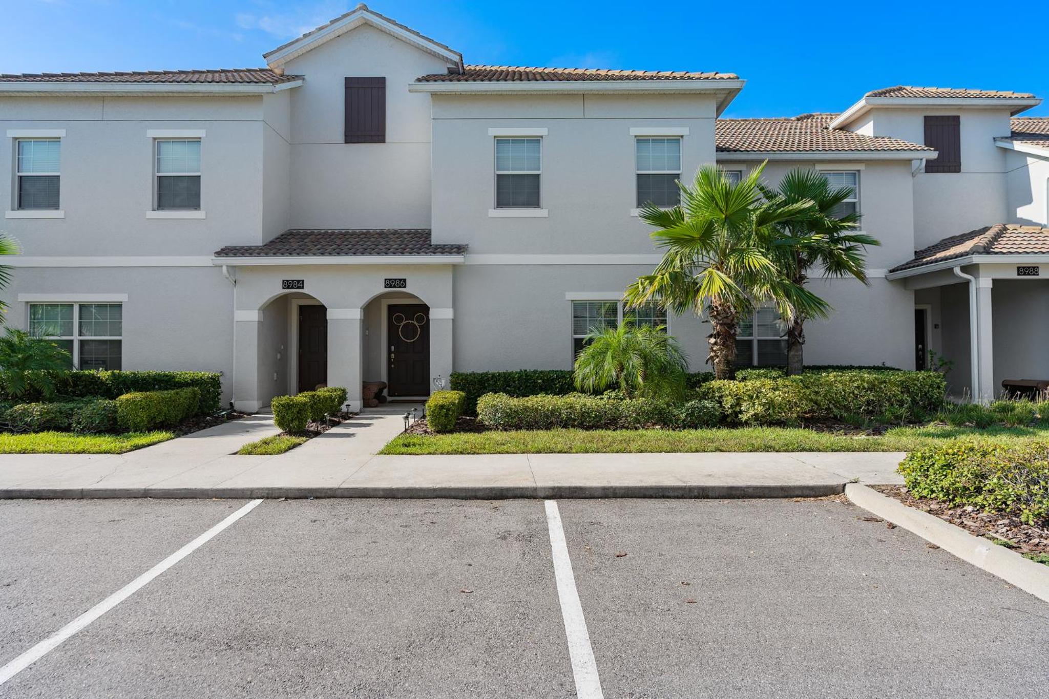LUXURY 4 BR Townhouse w/ Pool & Waterpark (Minutes to Disney) view 5