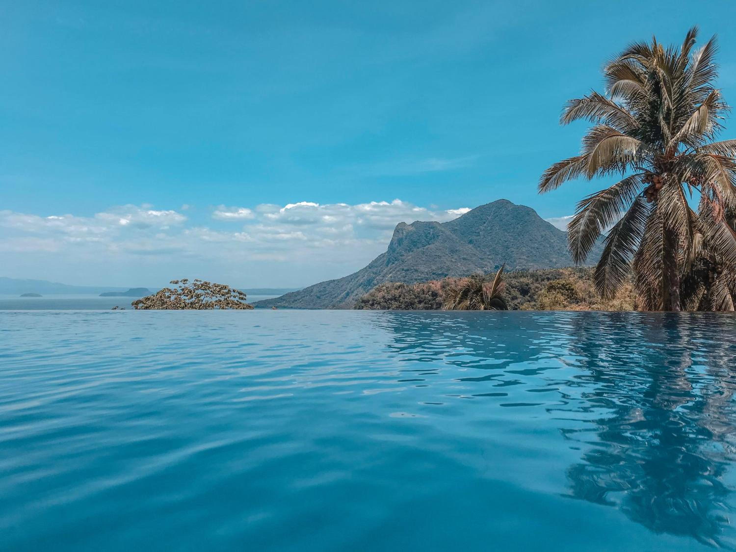 Noni's Resort