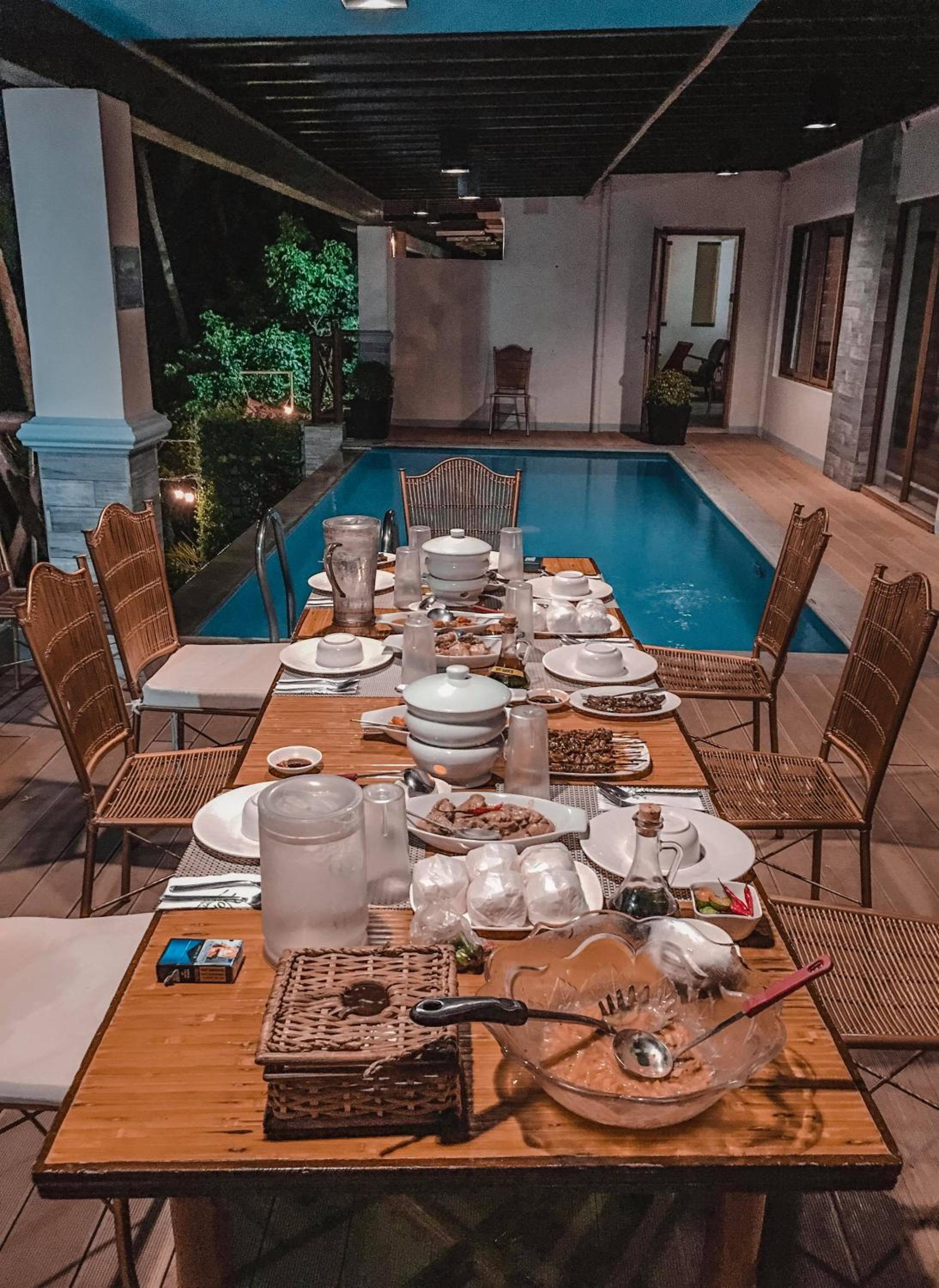 Noni's Resort