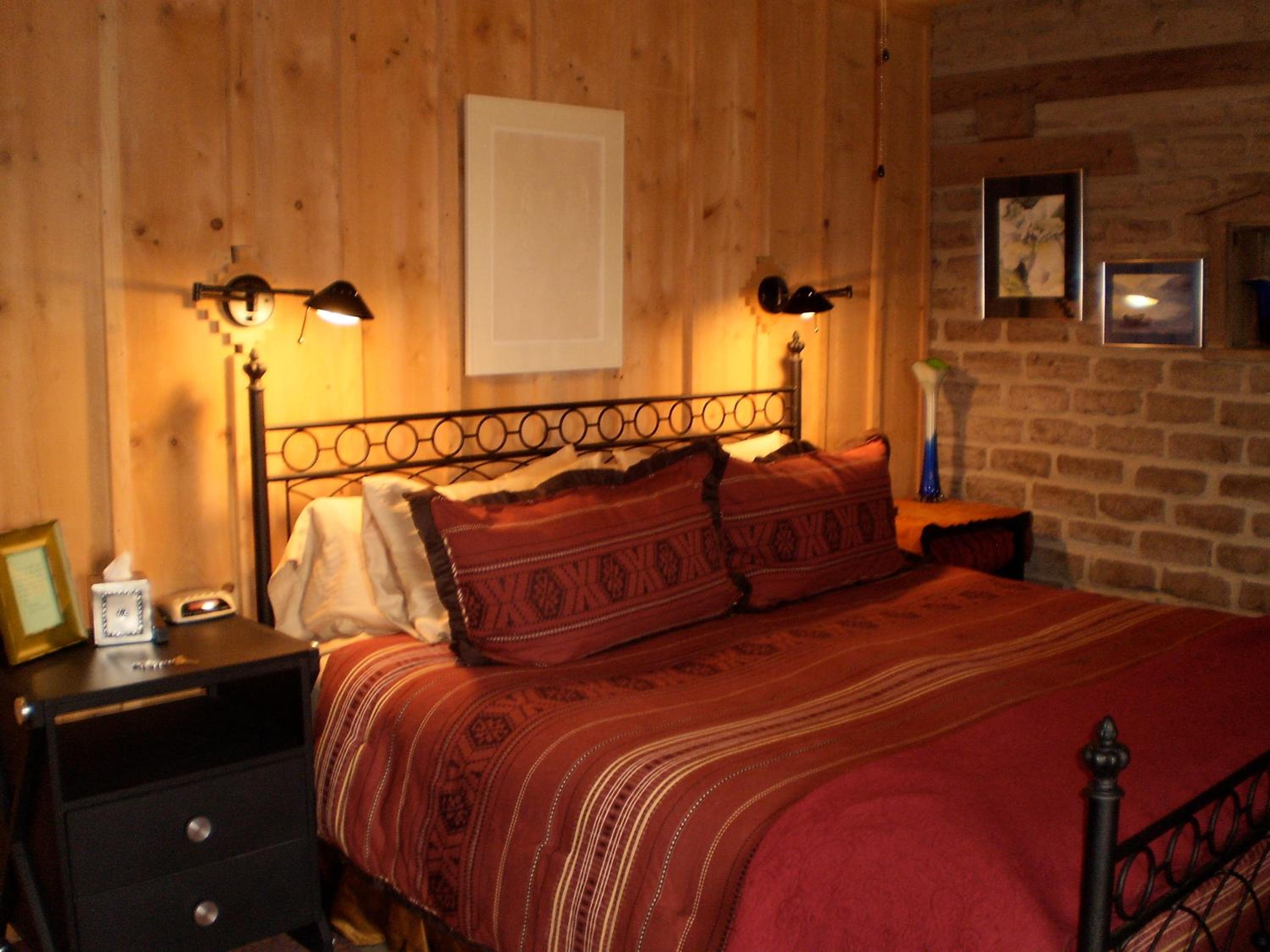 Farmington Vacations - Silver River Adobe Inn Bed and Breakfast - Property Image 3