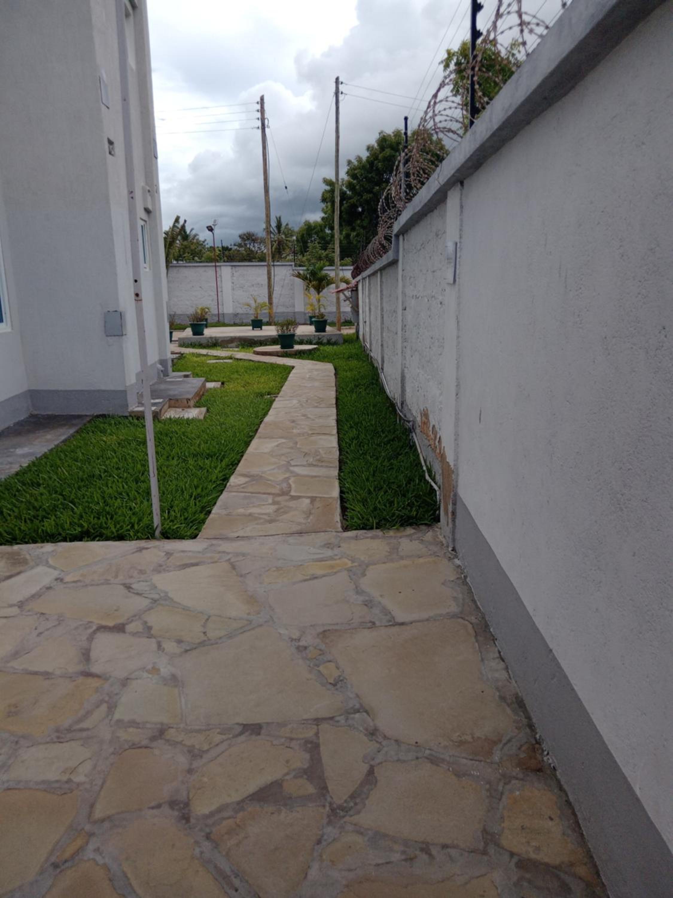 Photo 37