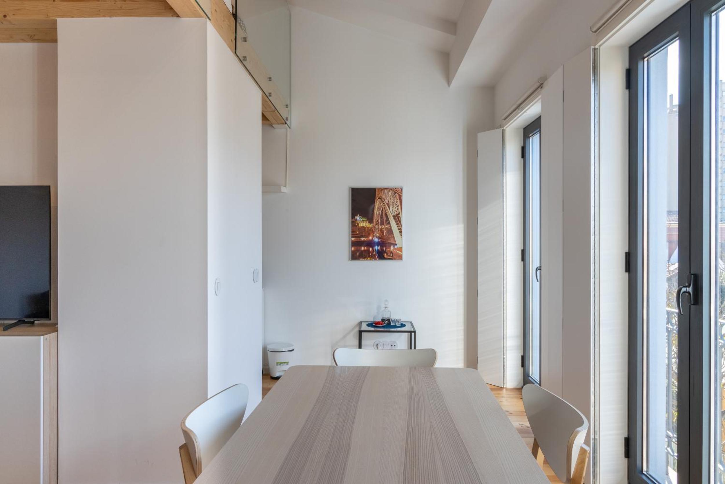 Alvaro's Charming Loft | AC view 3