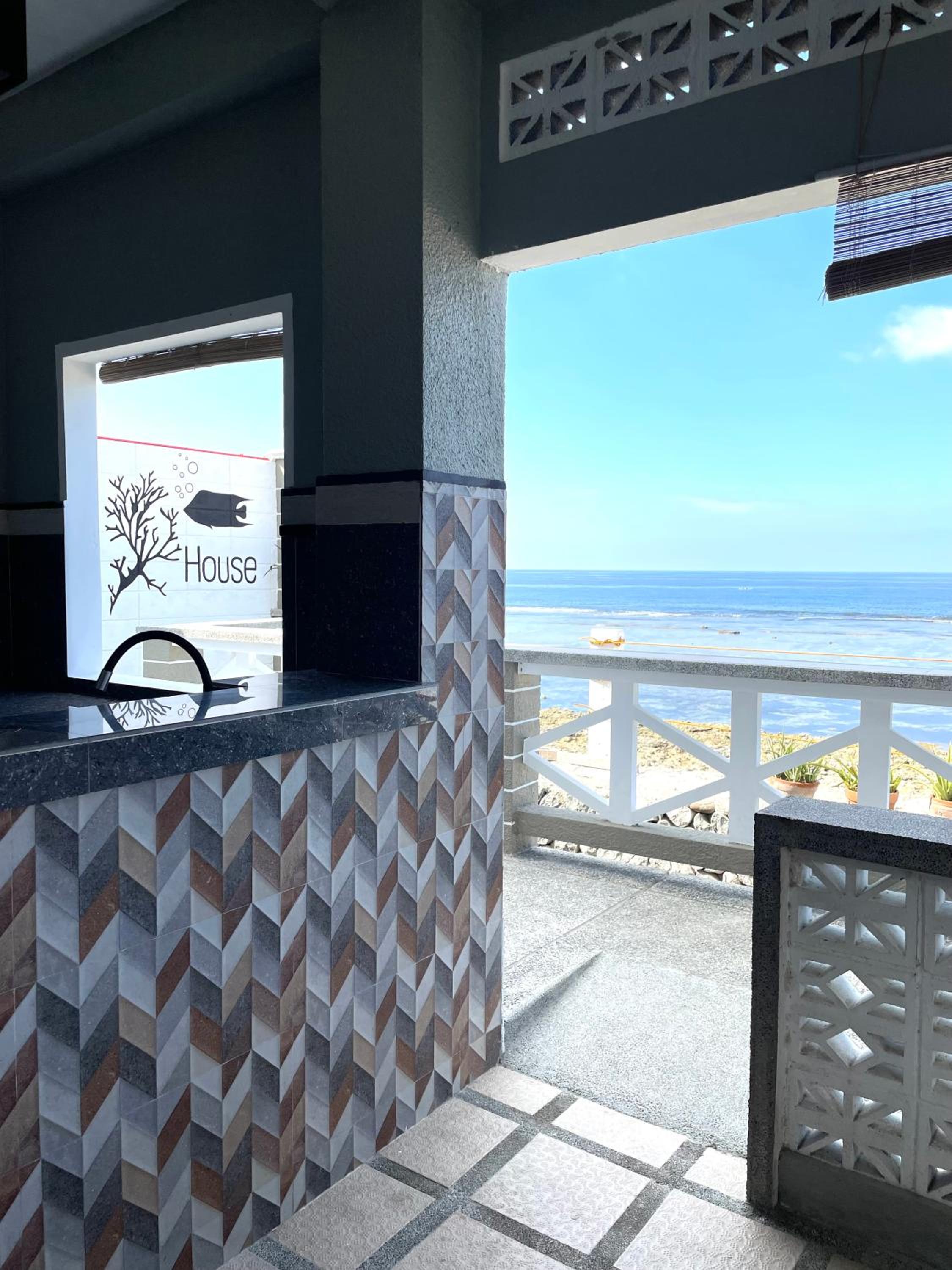 REEF HOUSE BACNOTAN beige sand beach front with Swimming pool, Bacnotan - 14