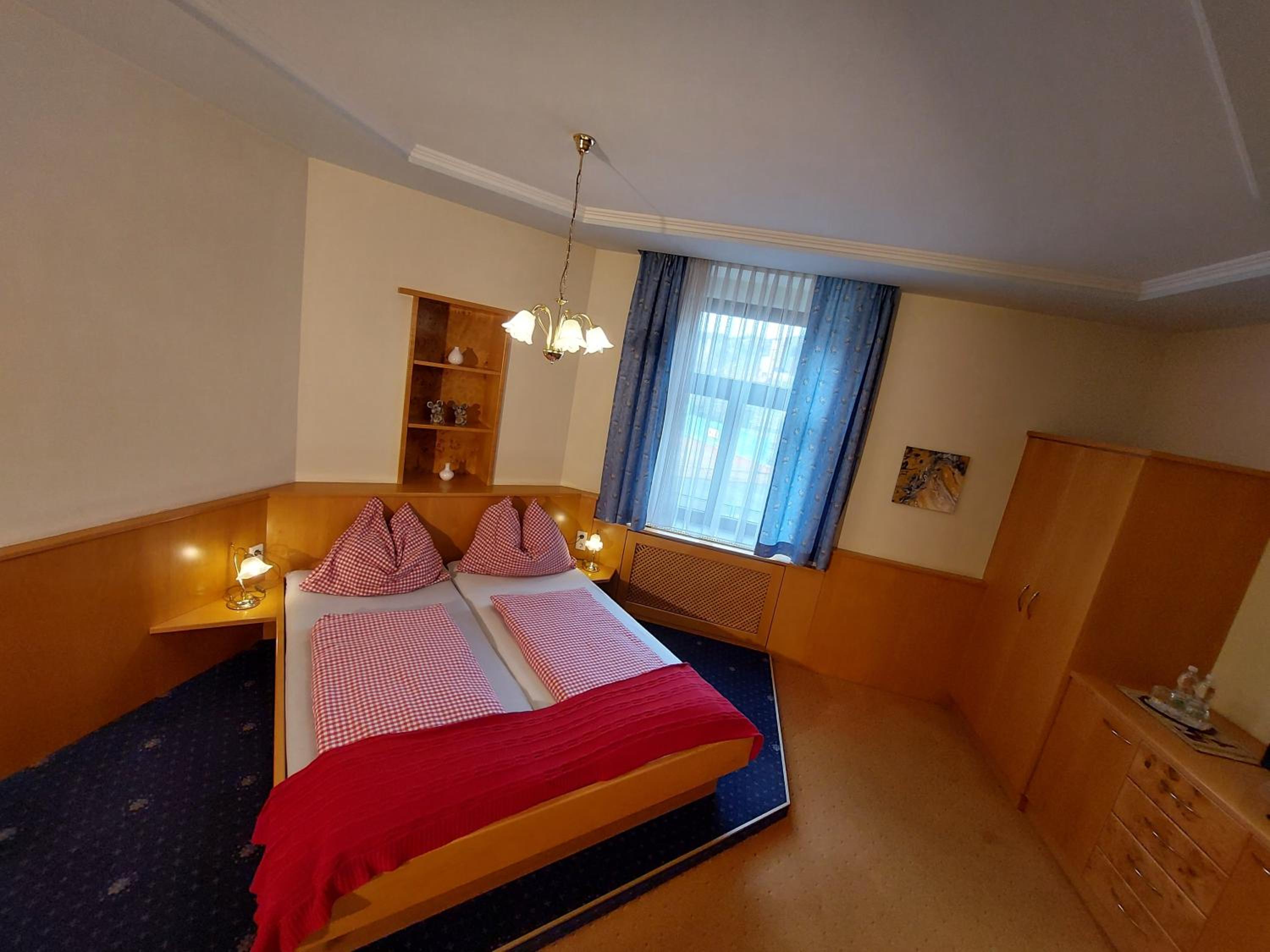 3 Raben - Leoben - Zimmer für Geschäftsreisende, Urlauber, Monteure und Handwerker, Polski Pensjonat Austria