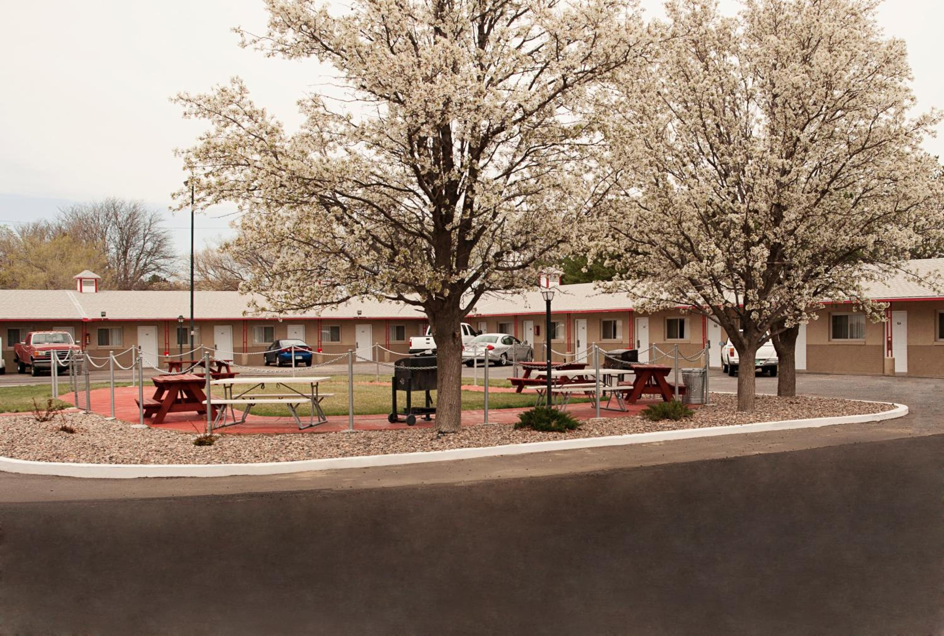 Colby Vacations - Budget Inn  Suites Colby - Property Image 9
