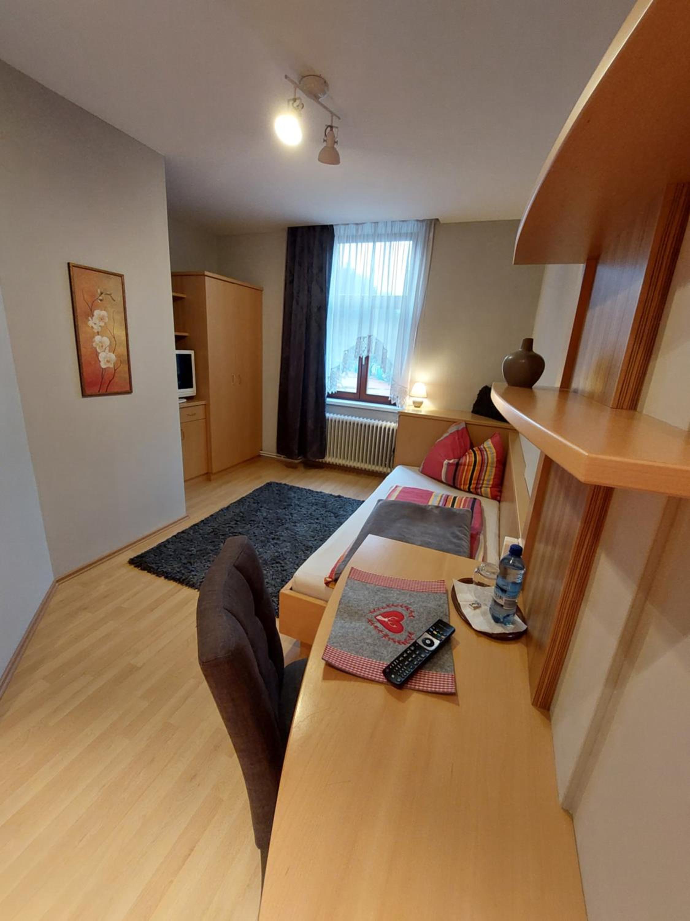 3 Raben - Leoben - Zimmer für Geschäftsreisende, Urlauber, Monteure und Handwerker, Polski Pensjonat Austria