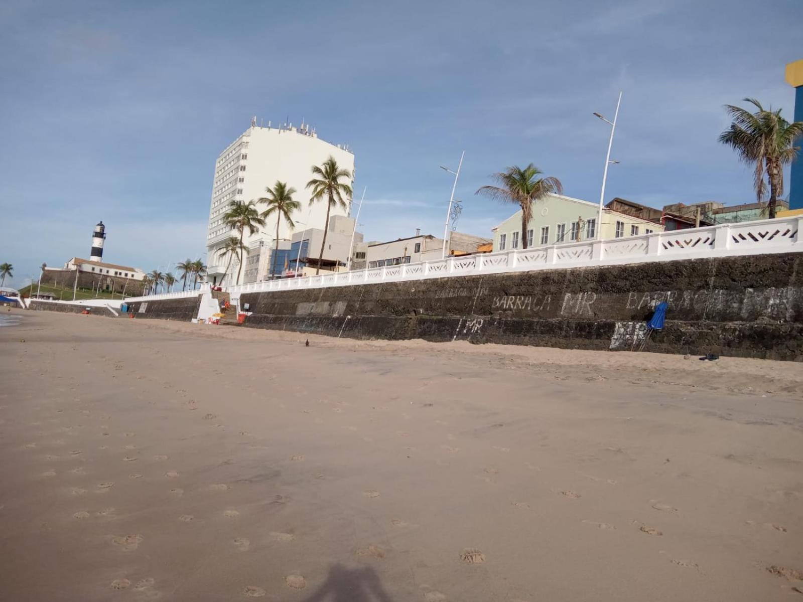 Flat no Farol da Barra 129 view 3