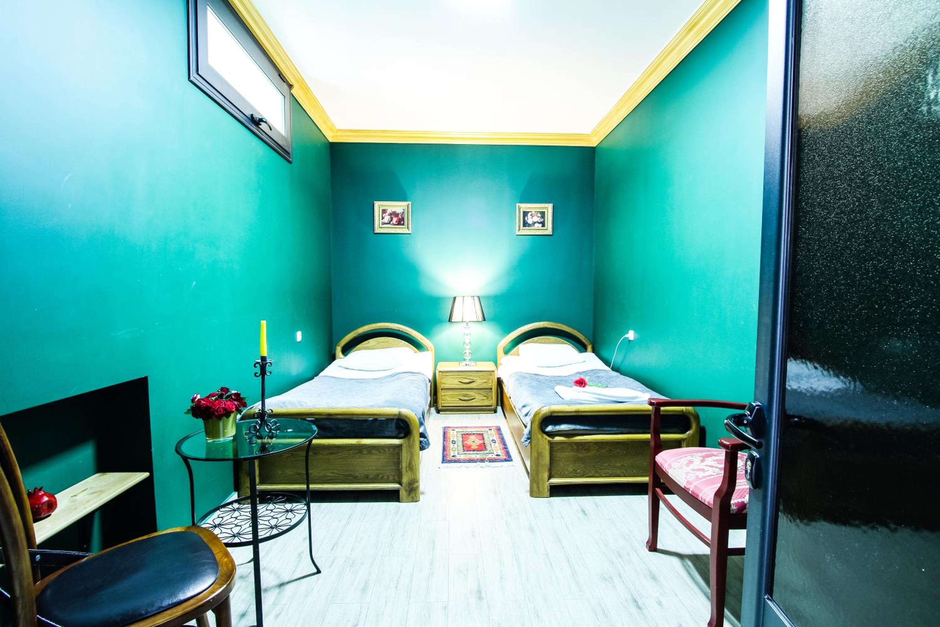 Retro Hostel & Tours