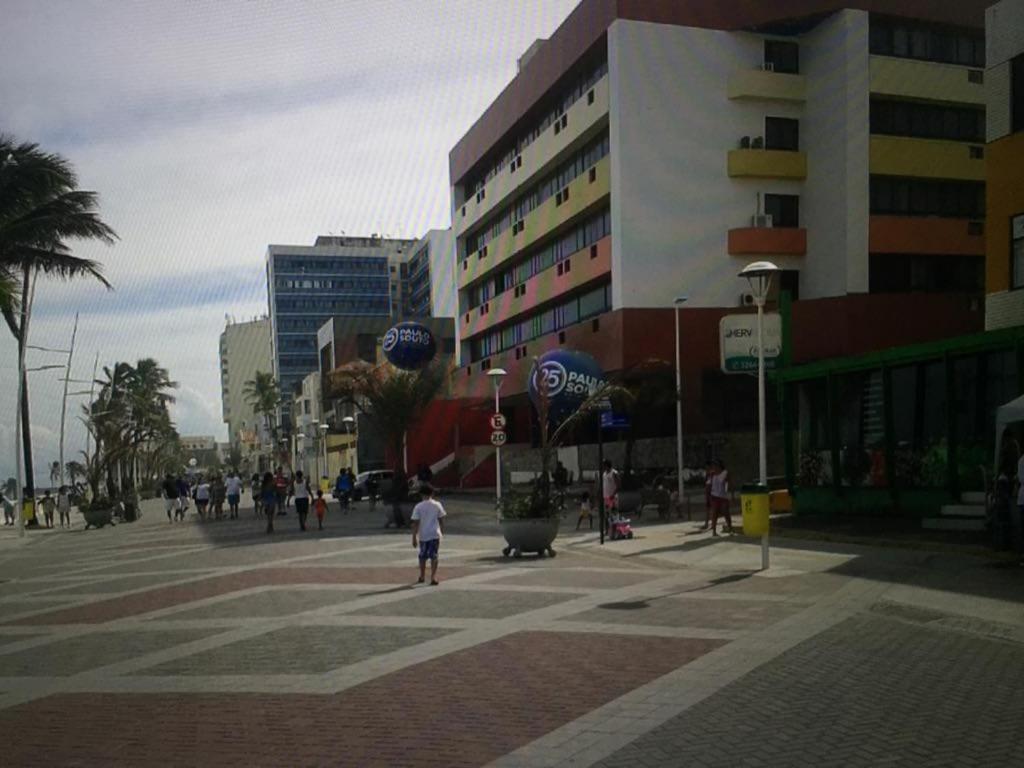 Farol Barra Flat. Vista Mar no Circuito do Carnaval . Em frente a praia.
