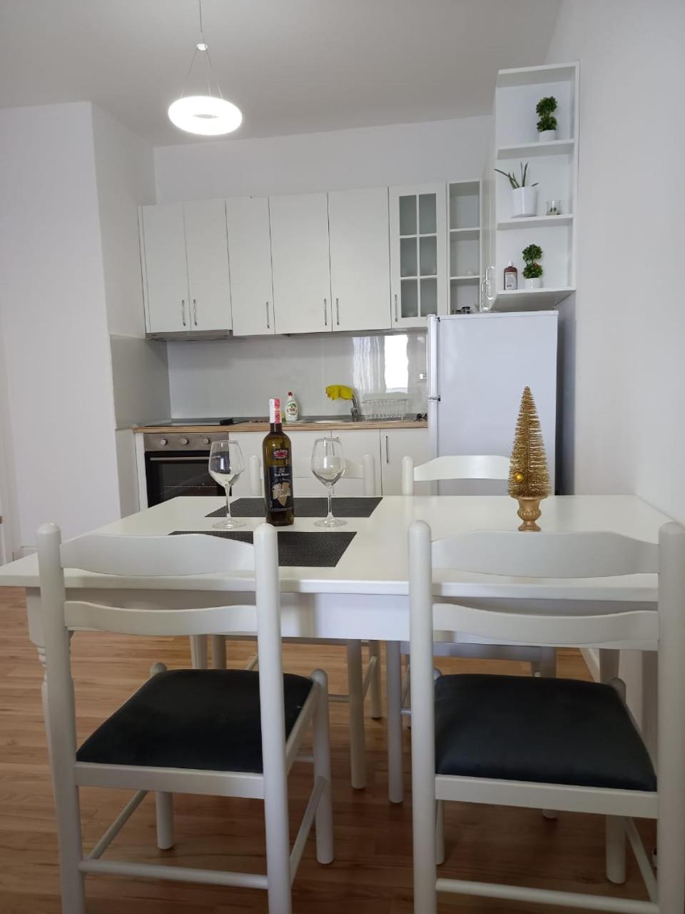 Hermes Apartment