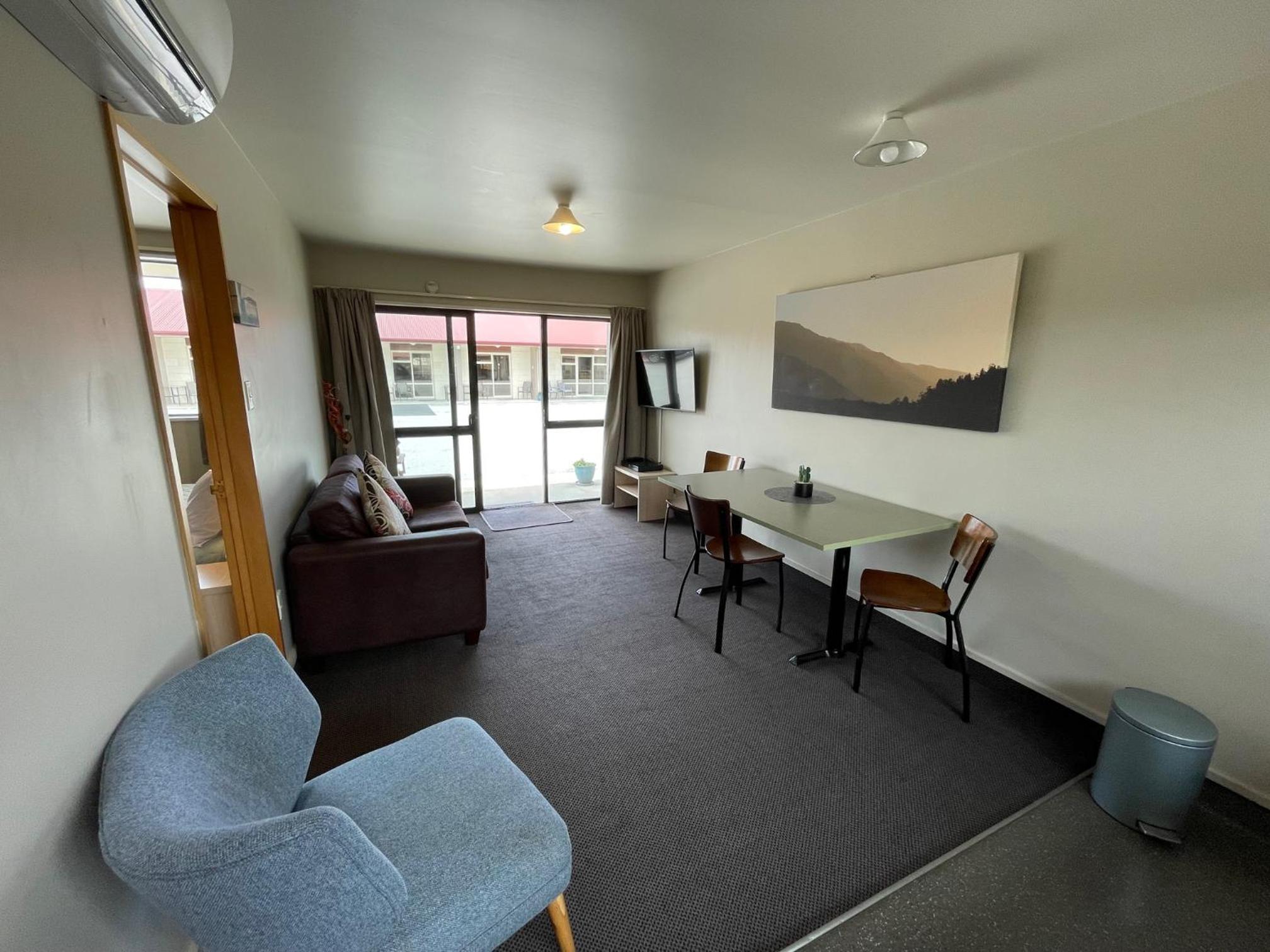 Sierra Motel and Apartments