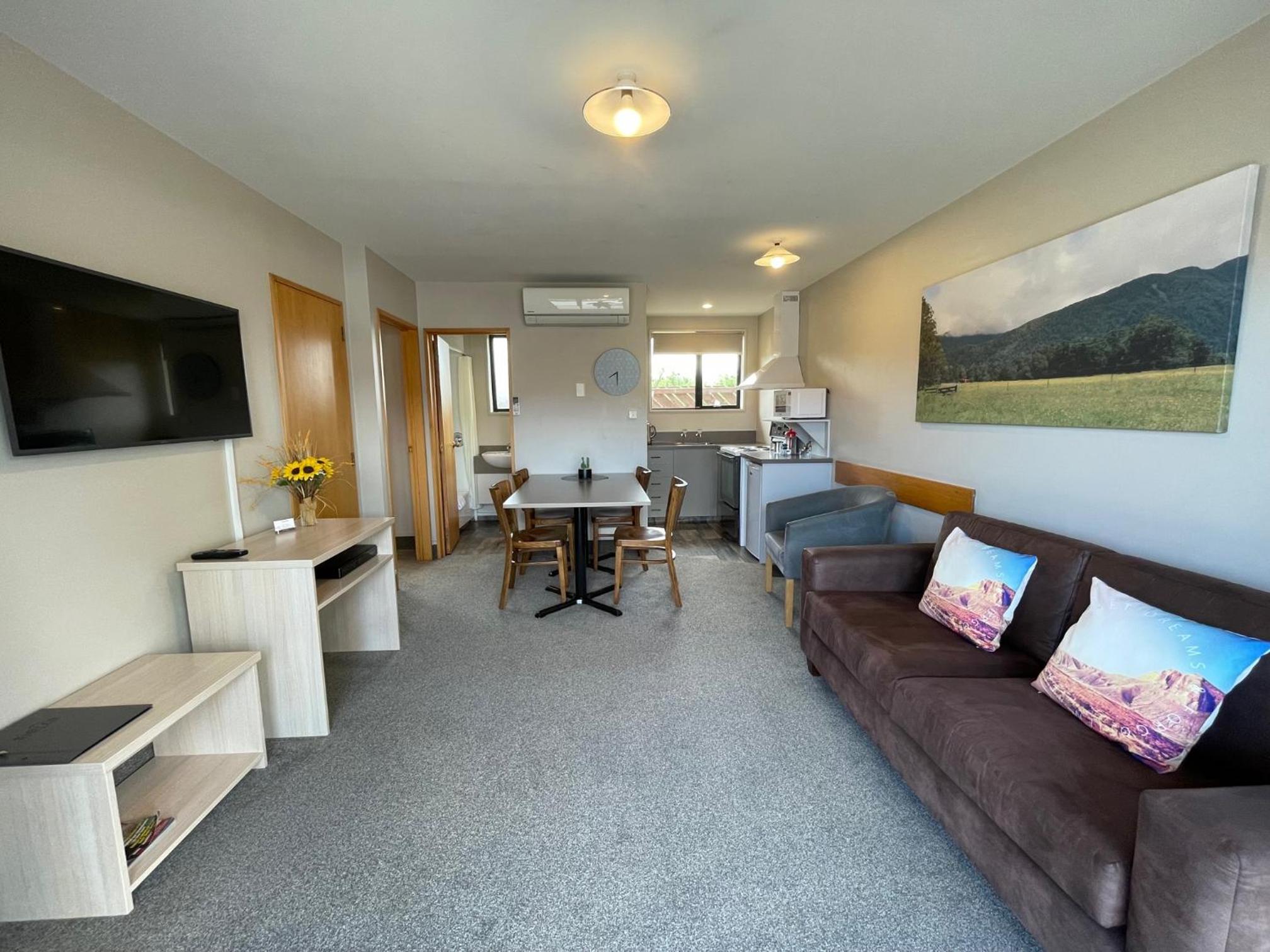 Sierra Motel and Apartments