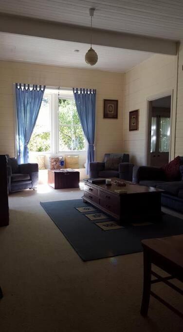 Dowling Cottage - tranquil haven in Blackheath