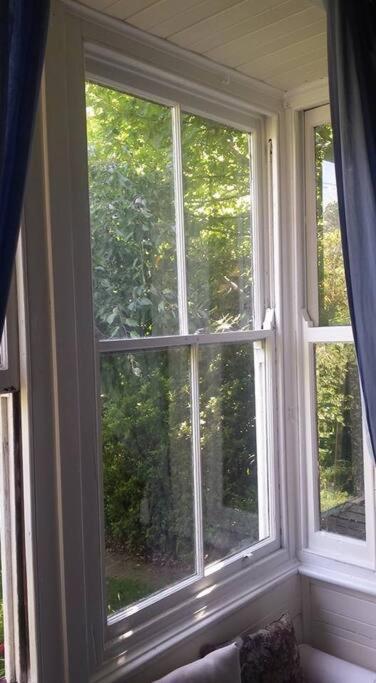 Dowling Cottage - tranquil haven in Blackheath