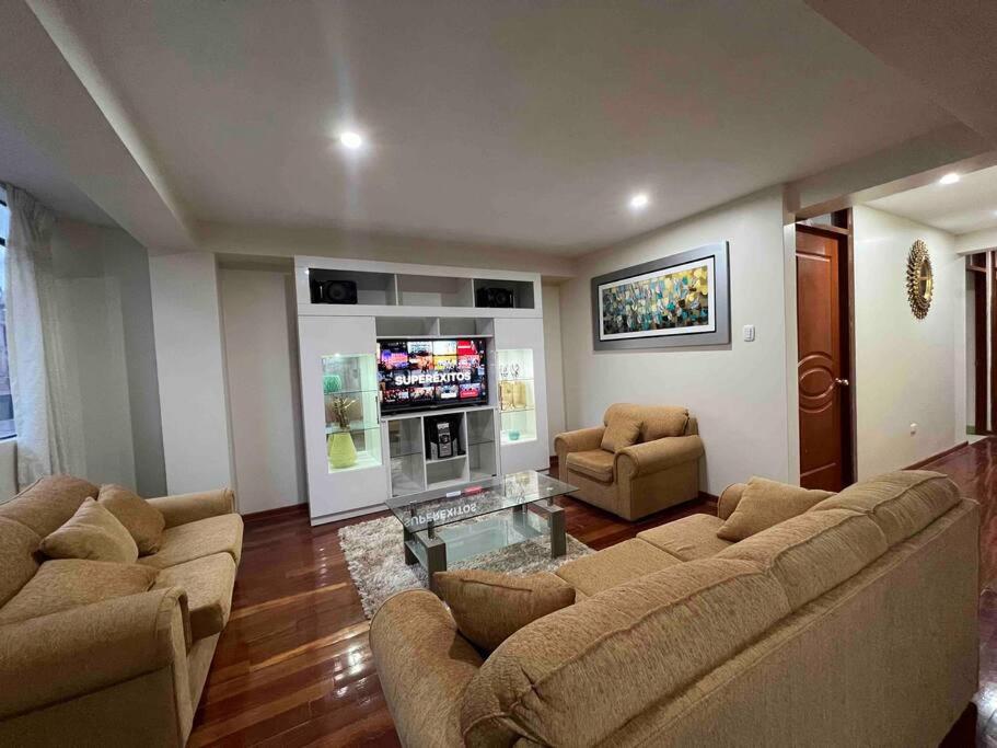 Apartamento exclusivo en Cusco cerca al aeropuerto view 3