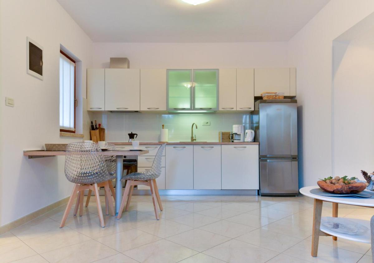 Apartments Leona view 4
