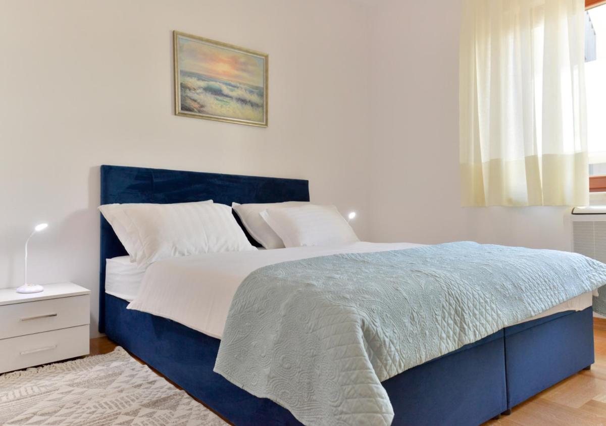 Apartments Leona view 2