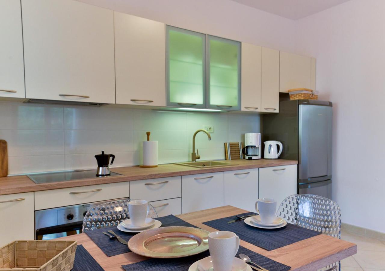 Apartments Leona view 3