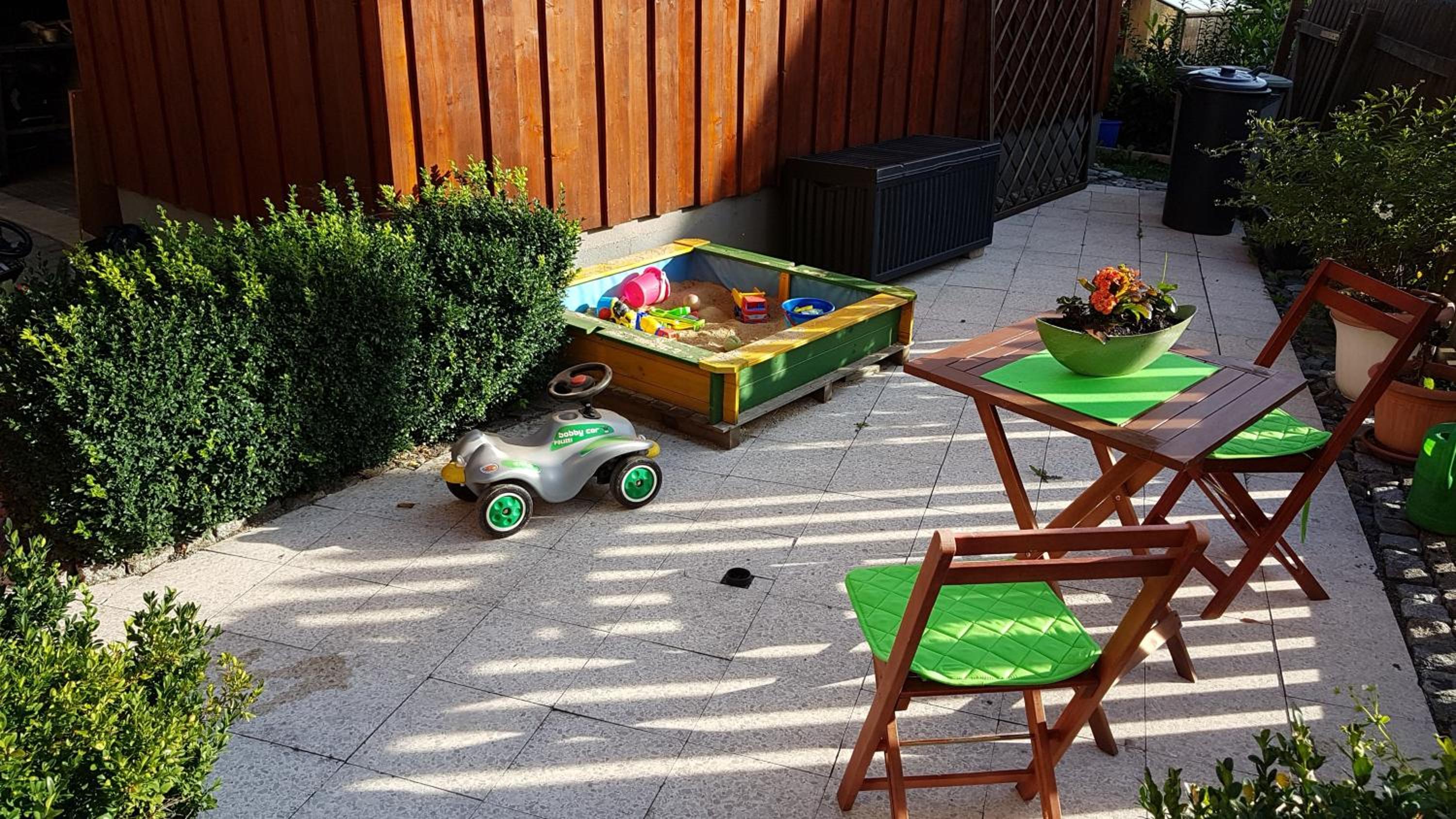 Ferienwohnung mit Garten und Spielplatz