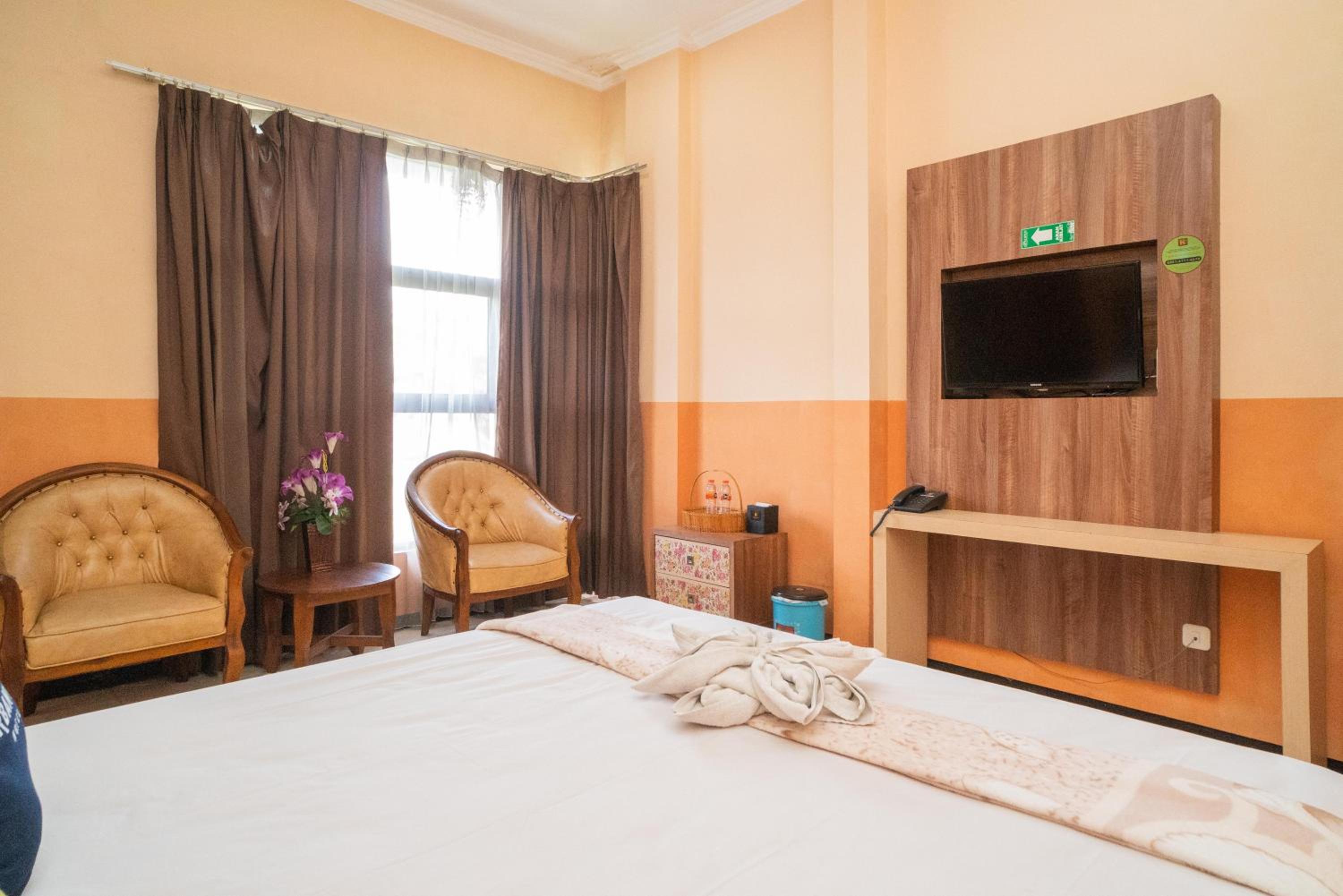 Urbanview Hotel de Kopen Malang by RedDoorz view 5